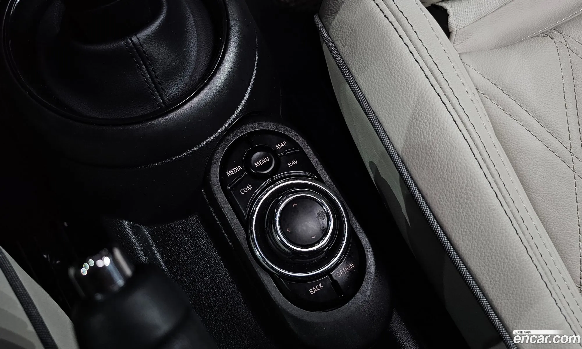 Mini Cooper S 2023 WMW61DH03P2U23296 — 19