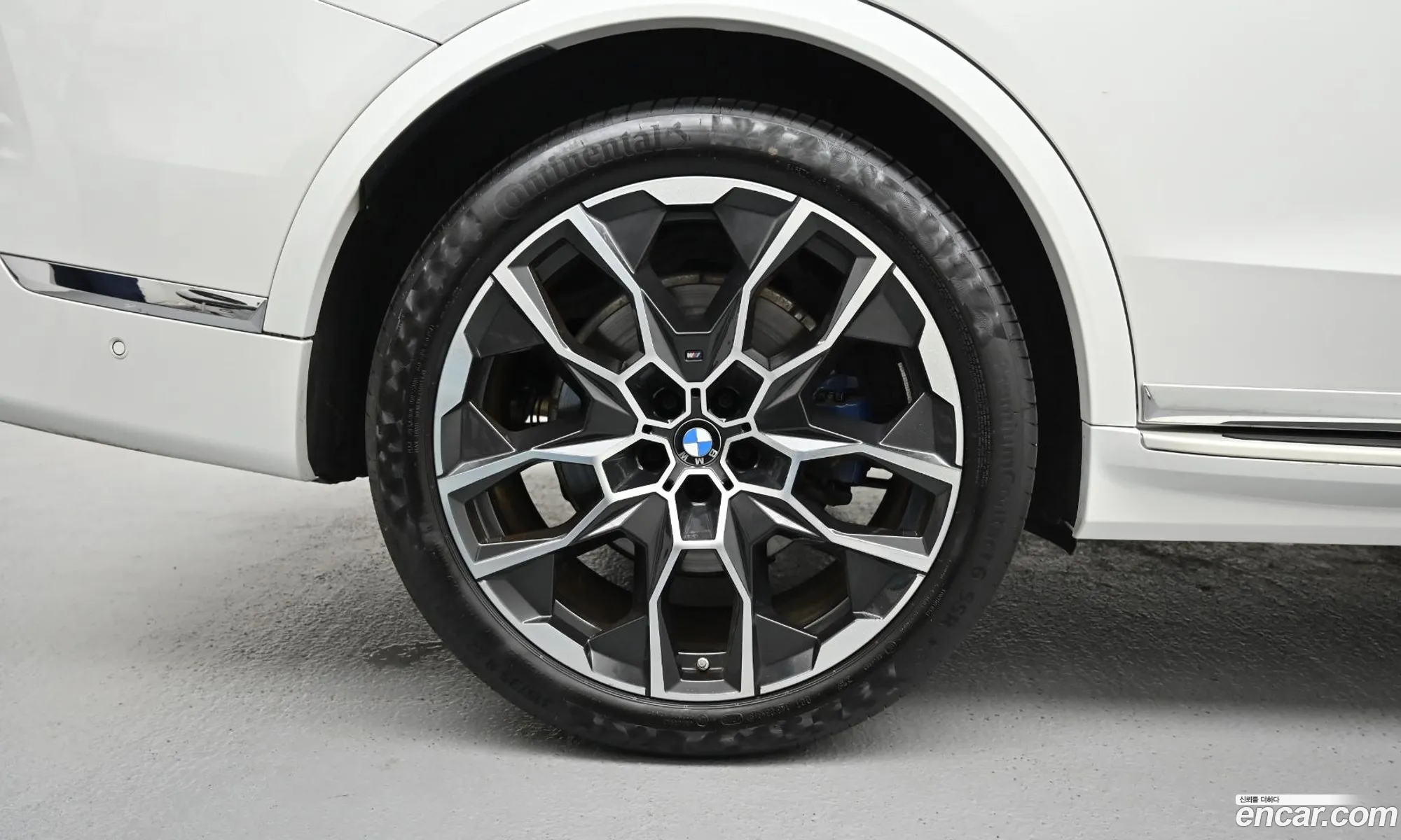 BMW X7 2025 — 16