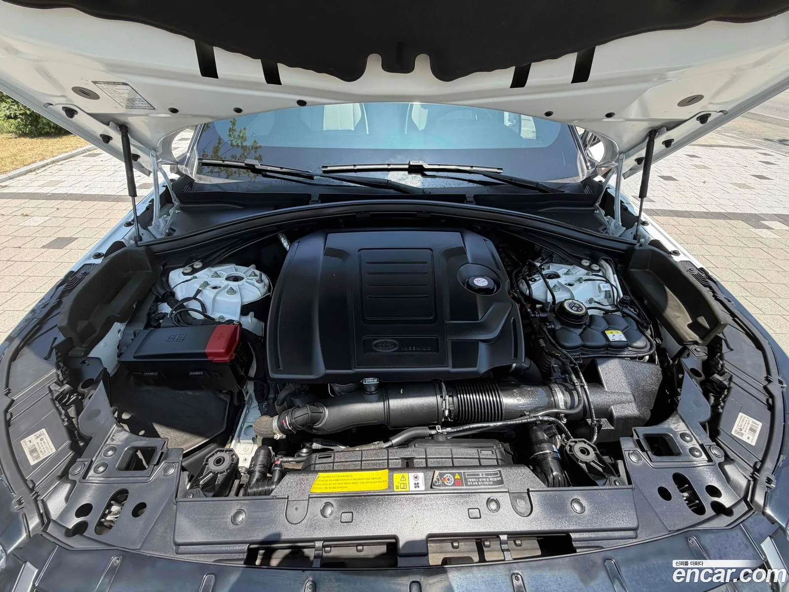 Land Rover Range Rover Velar 2021 — 10