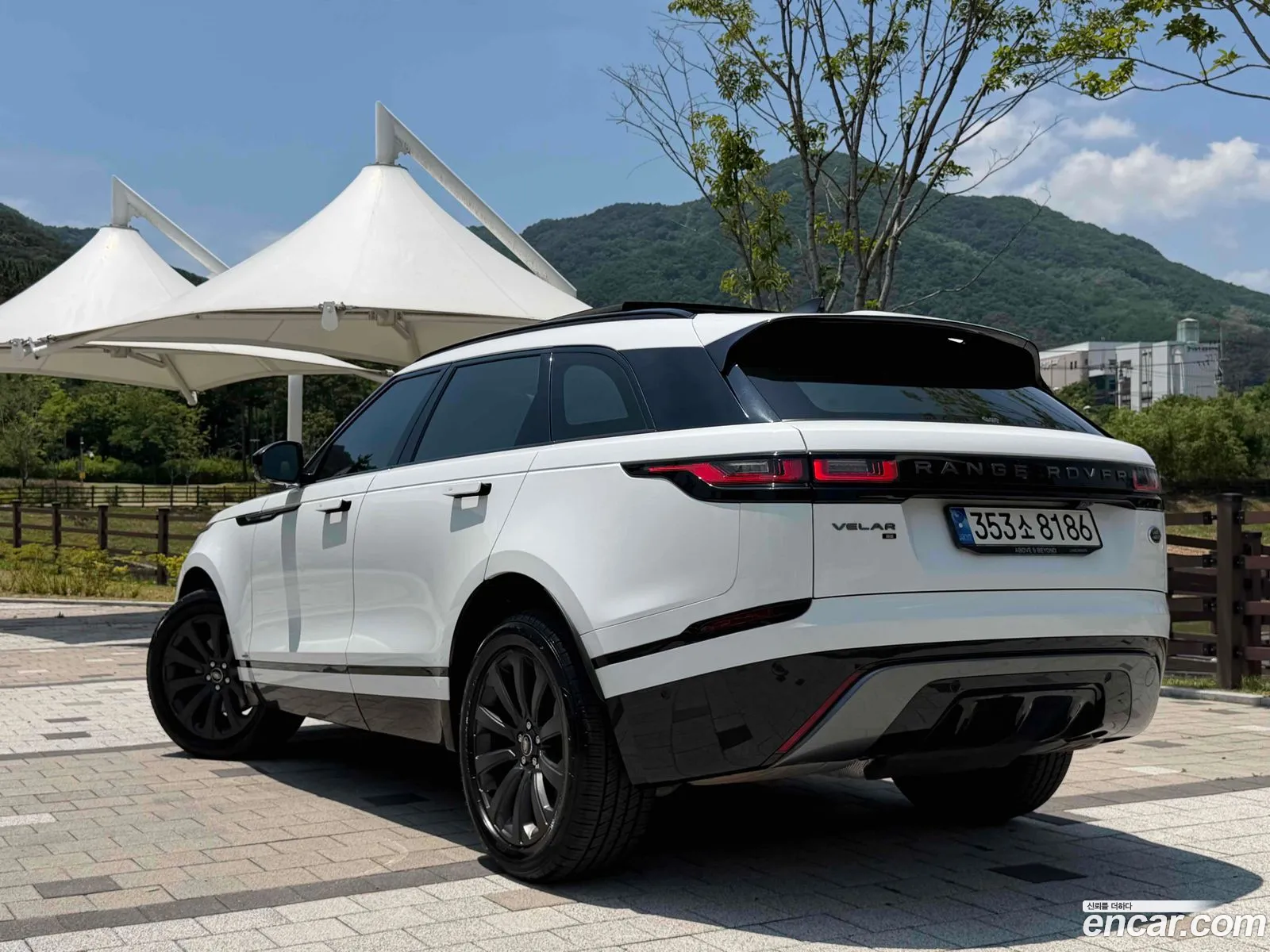 Land Rover Range Rover Velar 2021 — 3