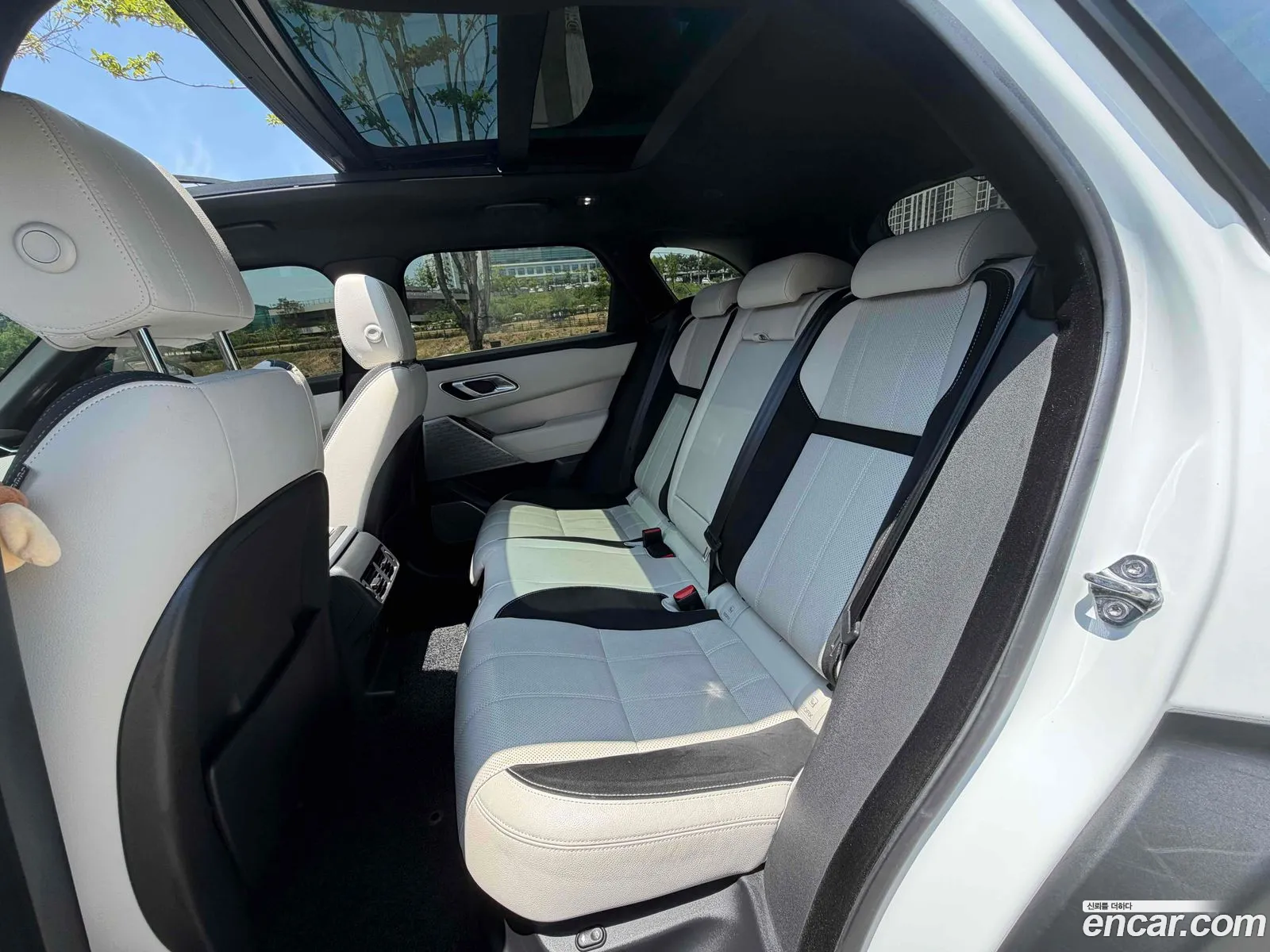 Land Rover Range Rover Velar 2021 — 15