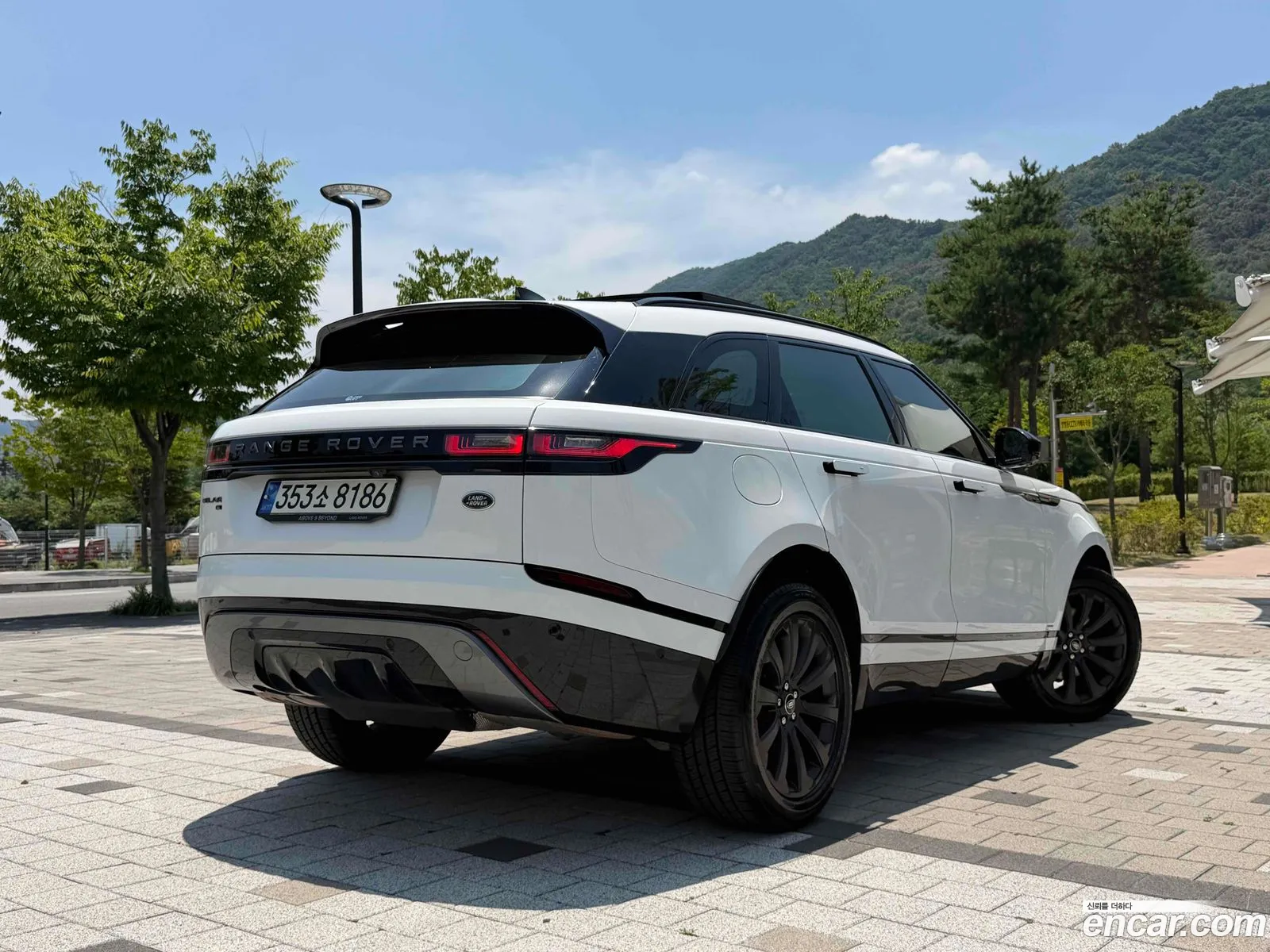Land Rover Range Rover Velar 2021 — 17