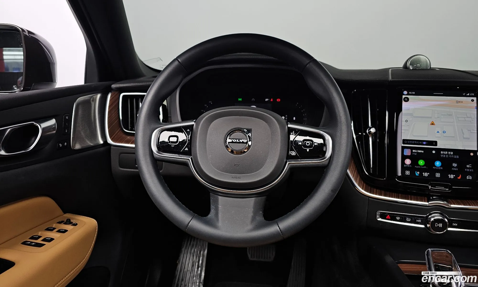 Volvo XC60 2023 LYVUZL122RB772749 — 19