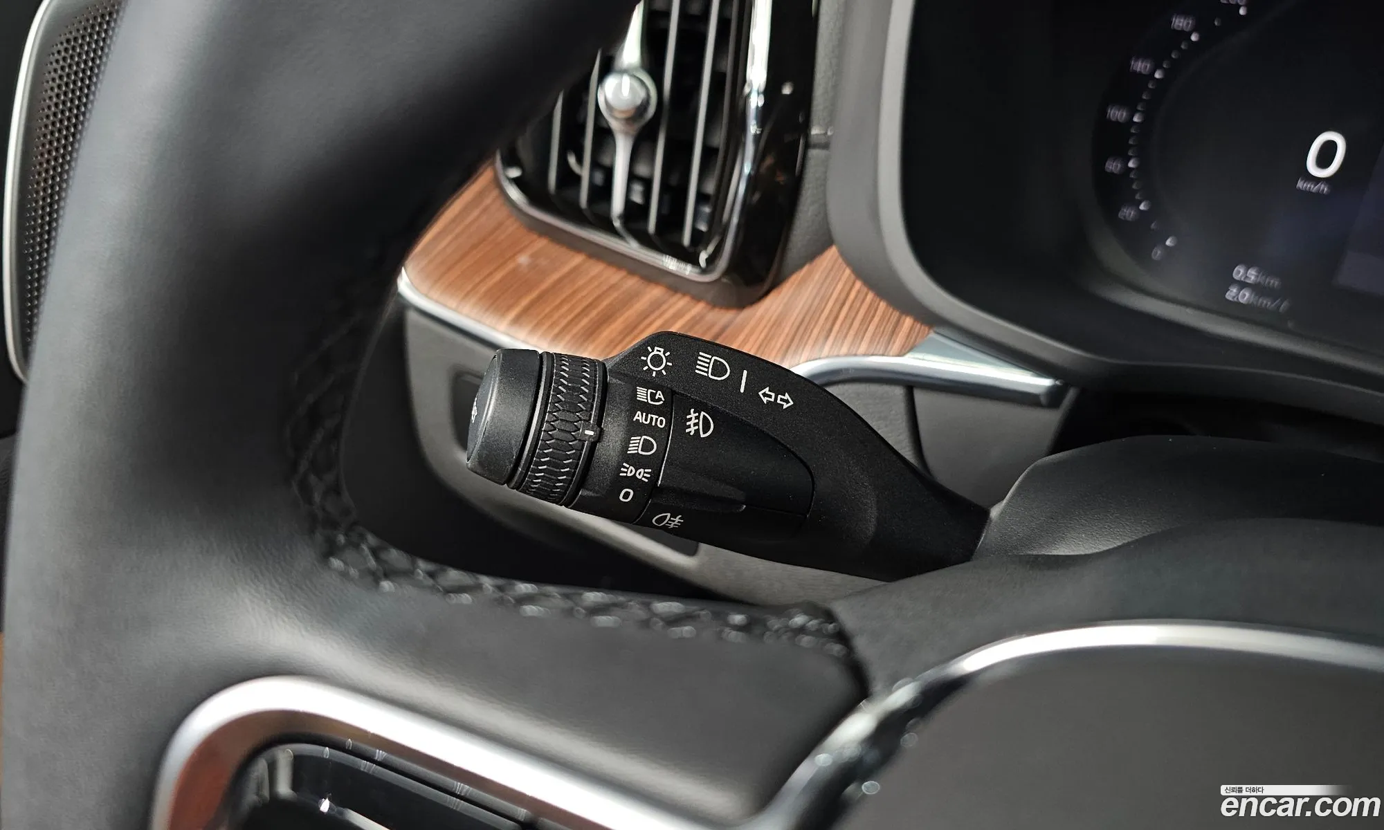 Volvo XC60 2023 LYVUZL122RB772749 — 7