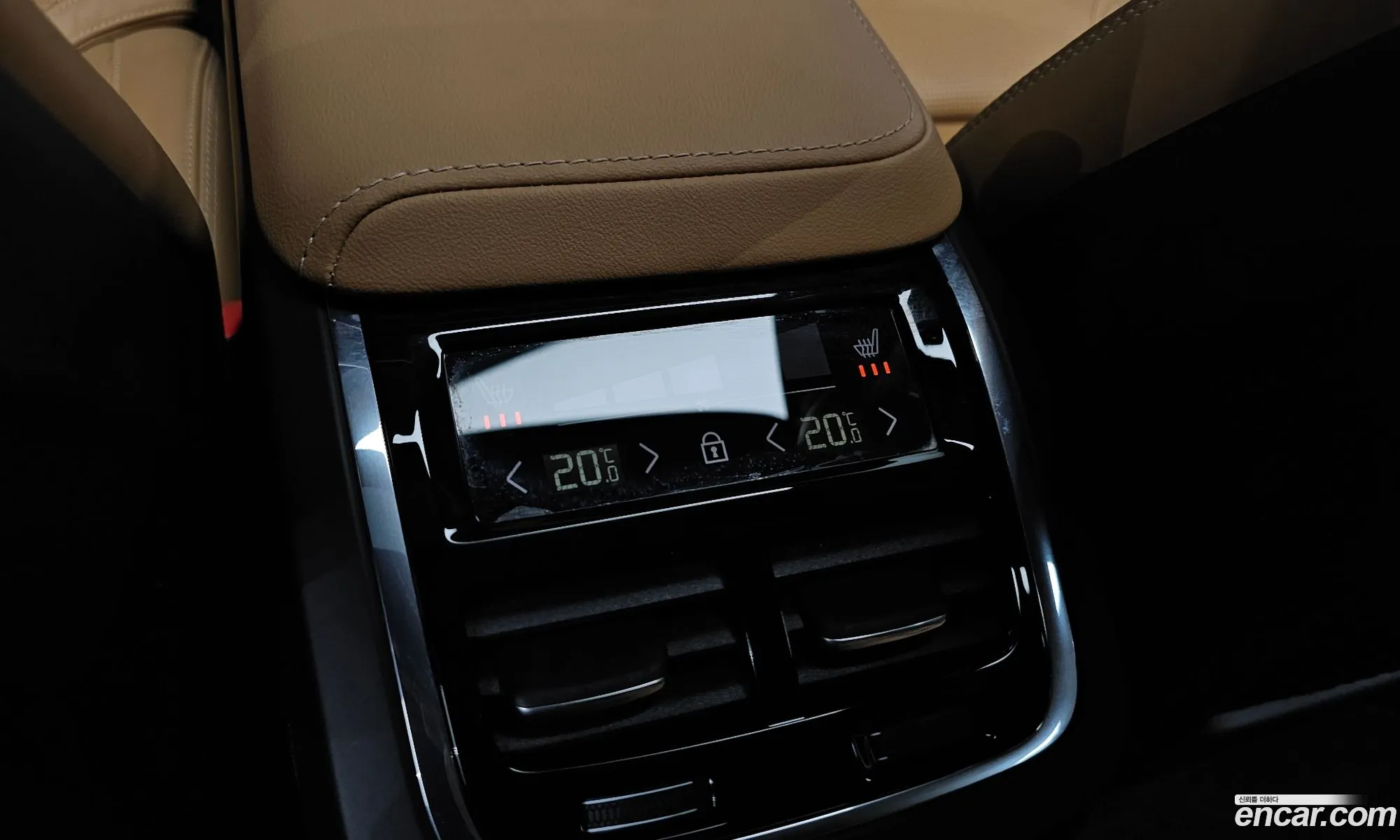 Volvo XC60 2023 LYVUZL122RB772749 — 27