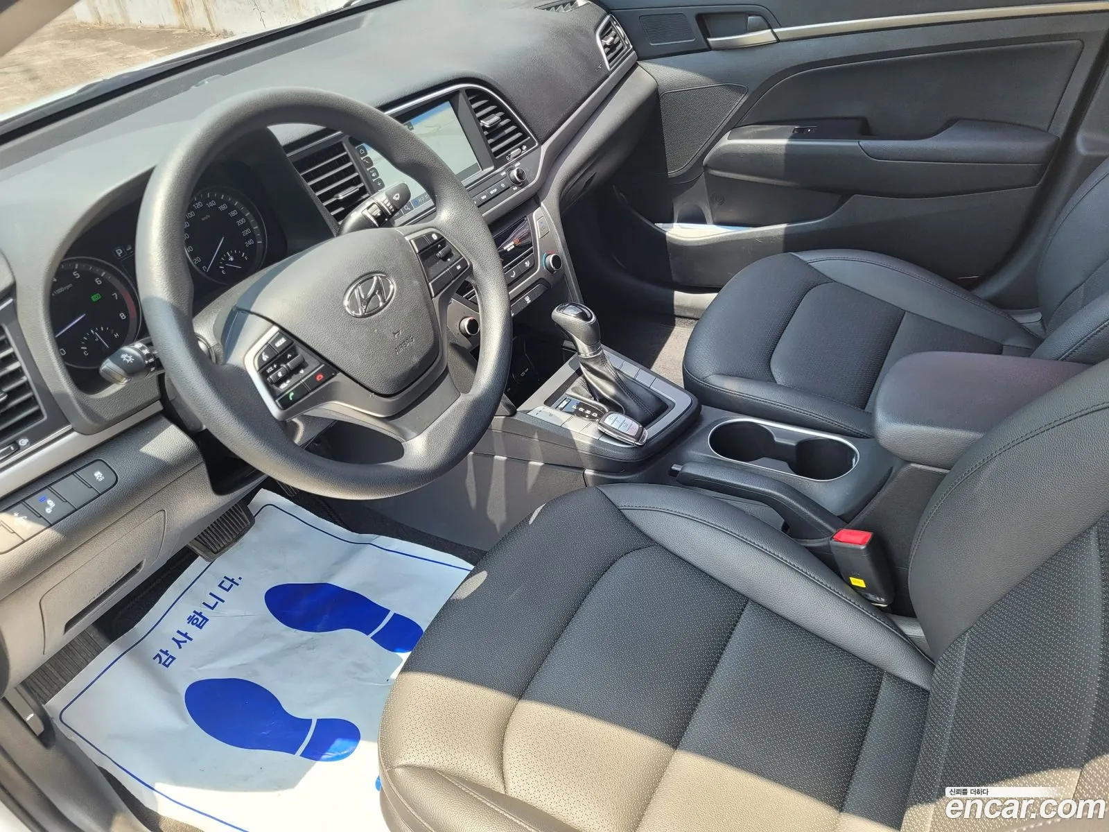 Hyundai Elantra AD 2018 — 11