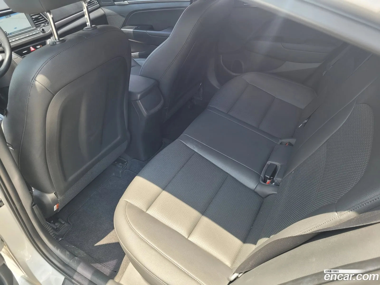Hyundai Elantra AD 2018 — 9