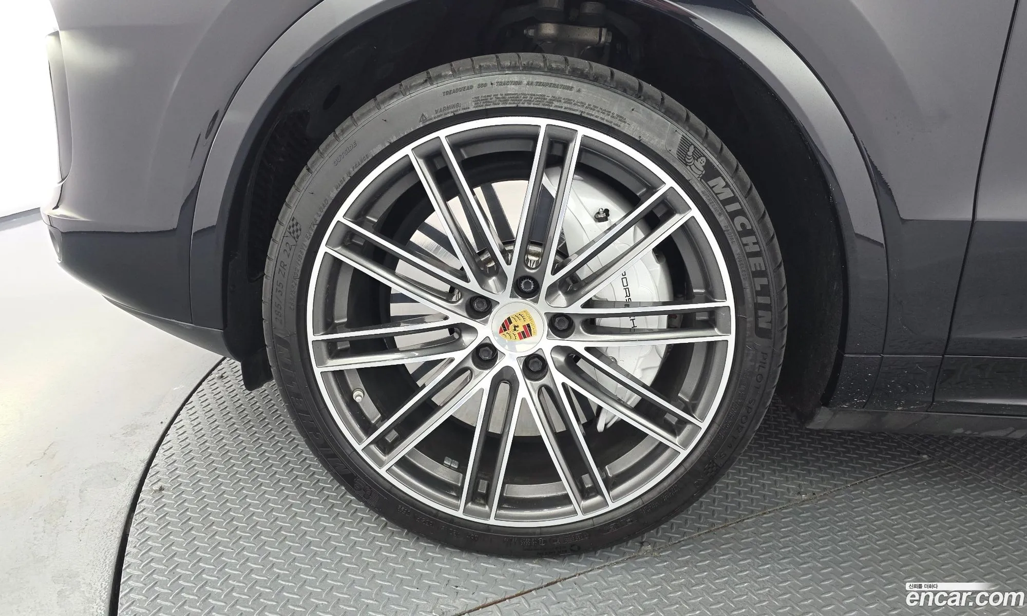 Porsche Cayenne 2020 WP1BF29Y1LDA84160 — 2