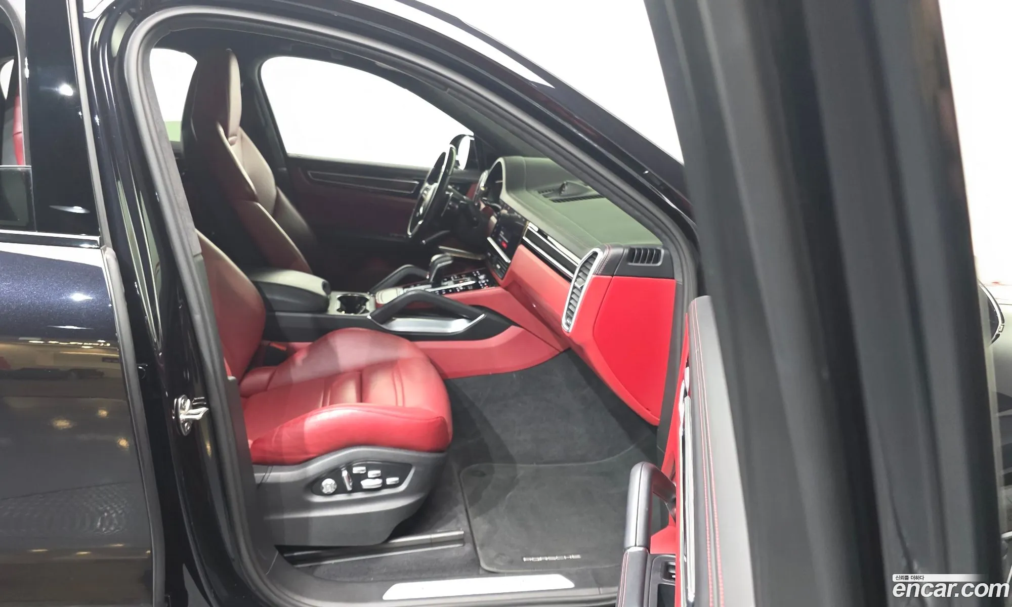 Porsche Cayenne 2020 WP1BF29Y1LDA84160 — 3