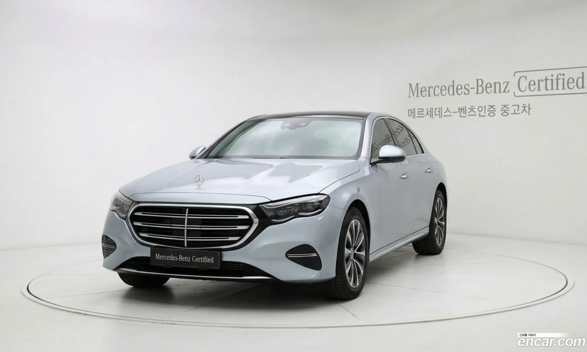 Mercedes-Benz E-Class W214 2025 — 12
