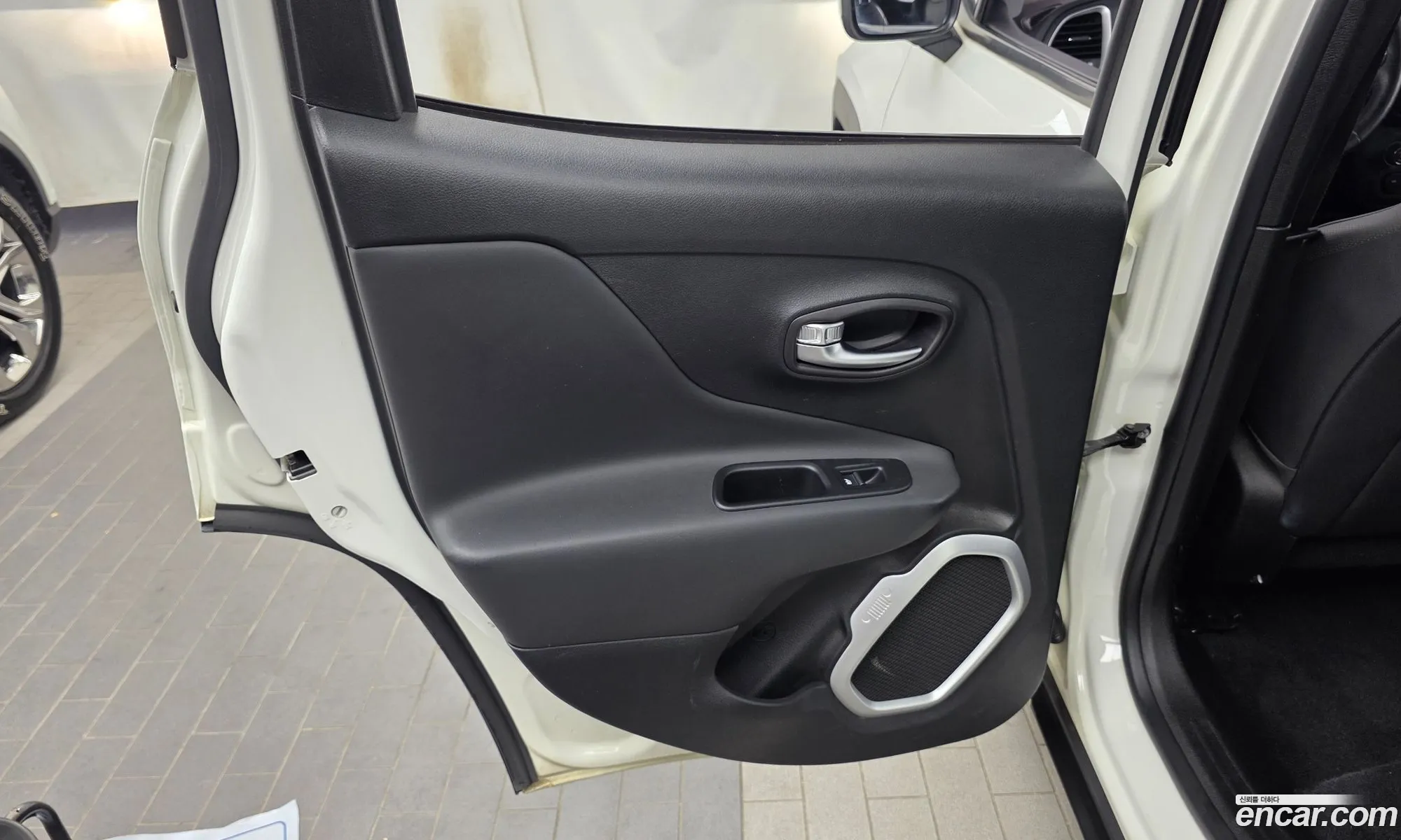Jeep Renegade 2018 1C4BU0000JPH41779 — 22