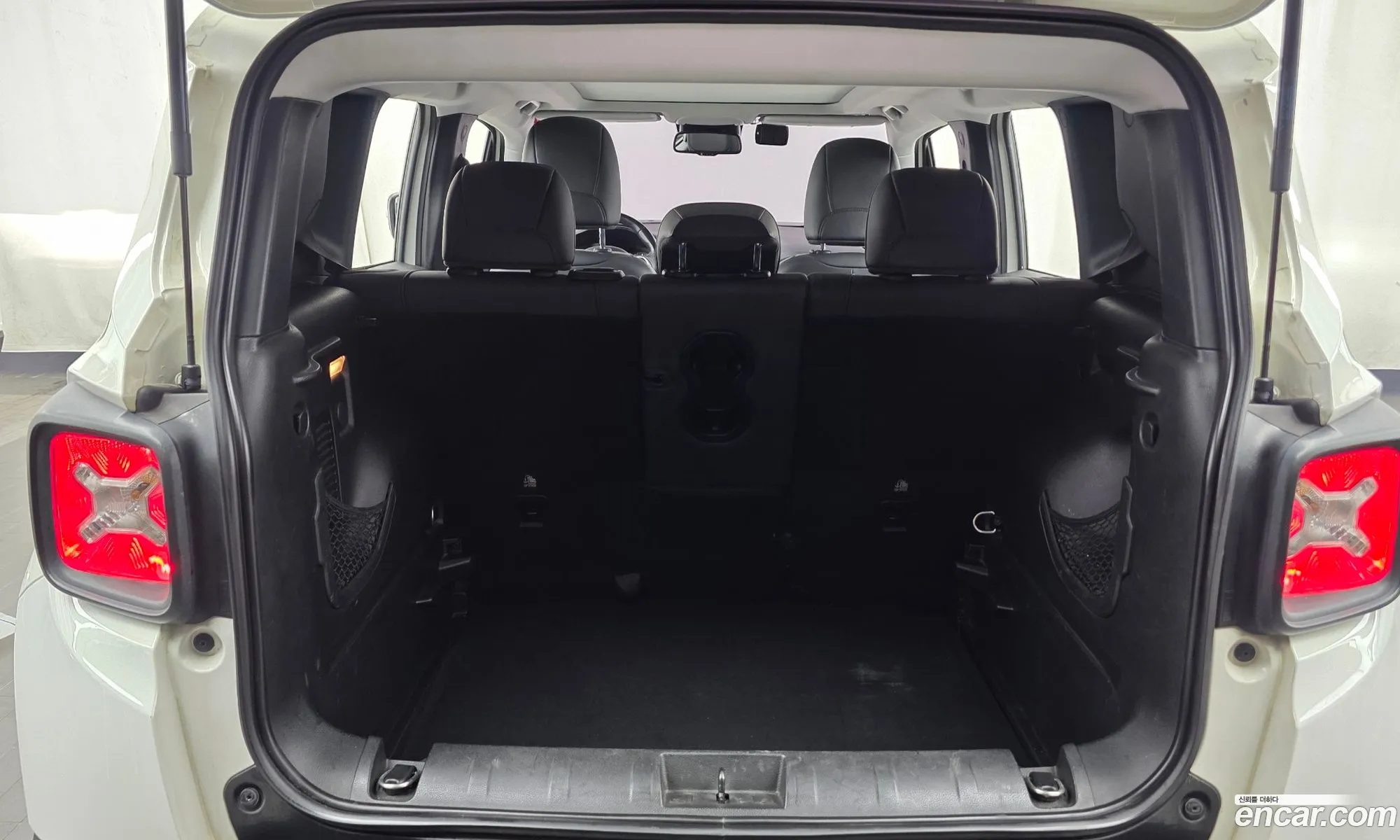 Jeep Renegade 2018 1C4BU0000JPH41779 — 11