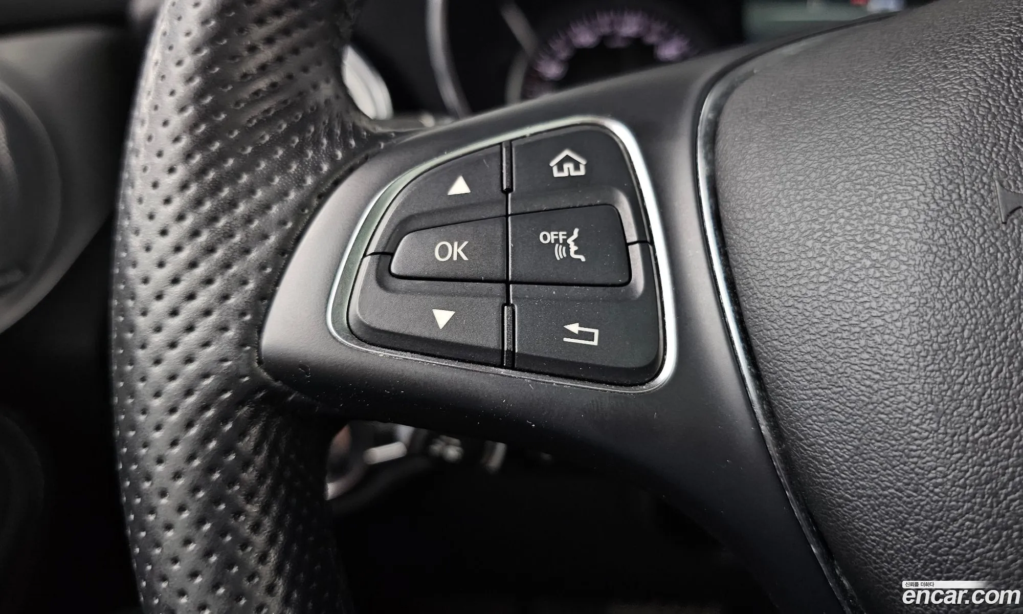 Mercedes-Benz GLC-Class X253 2018 — 31