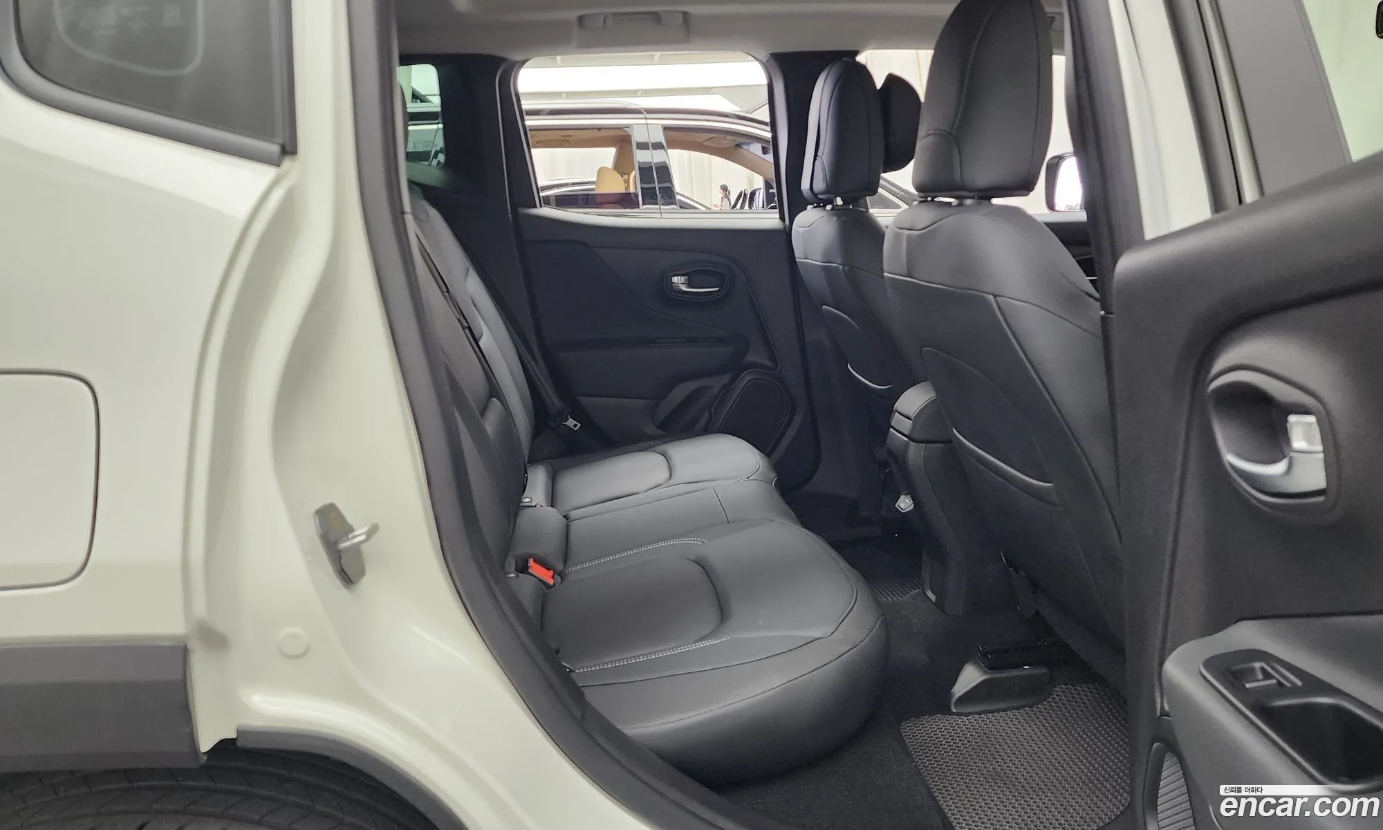 Jeep Renegade 2022 — 18