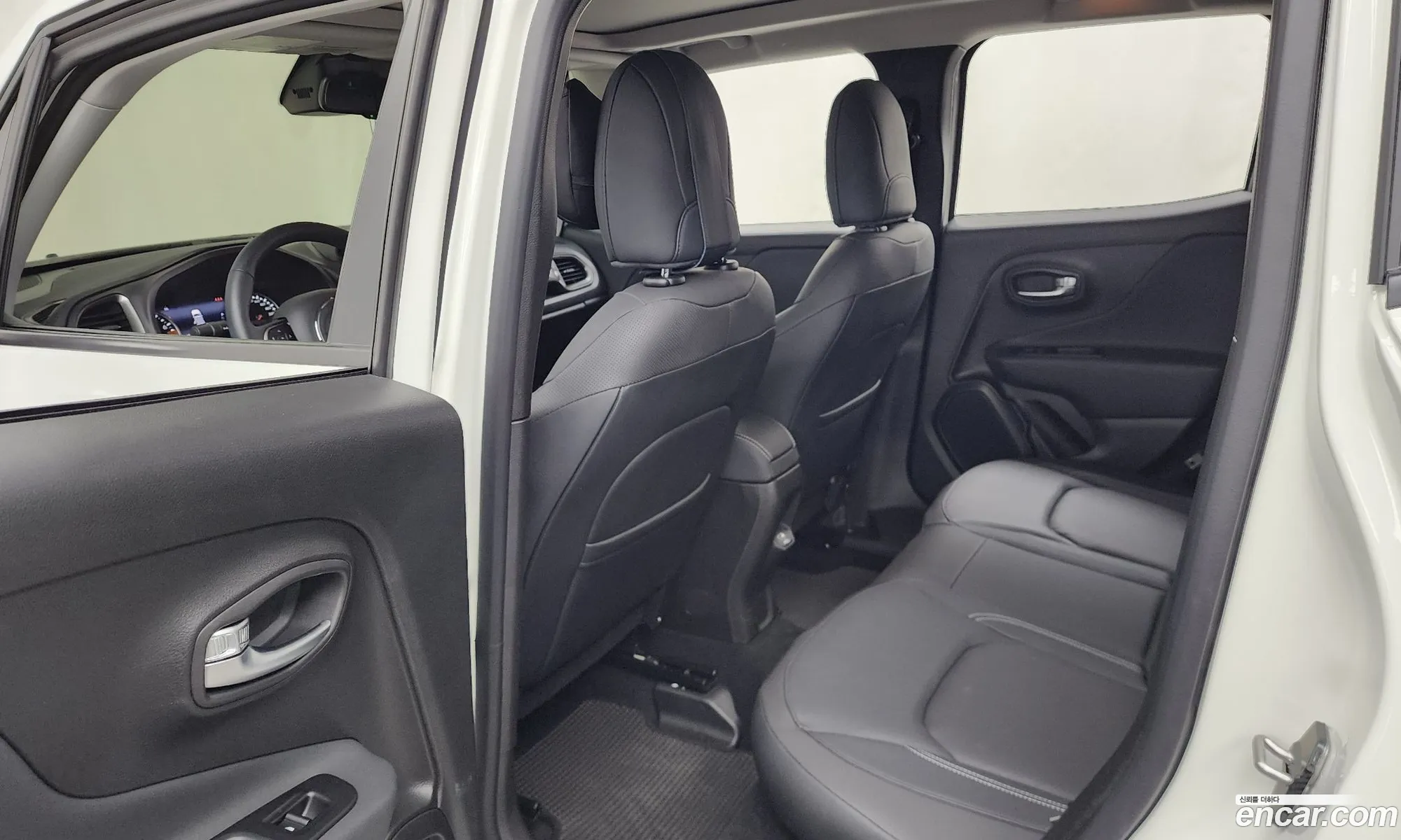 Jeep Renegade 2022 — 16
