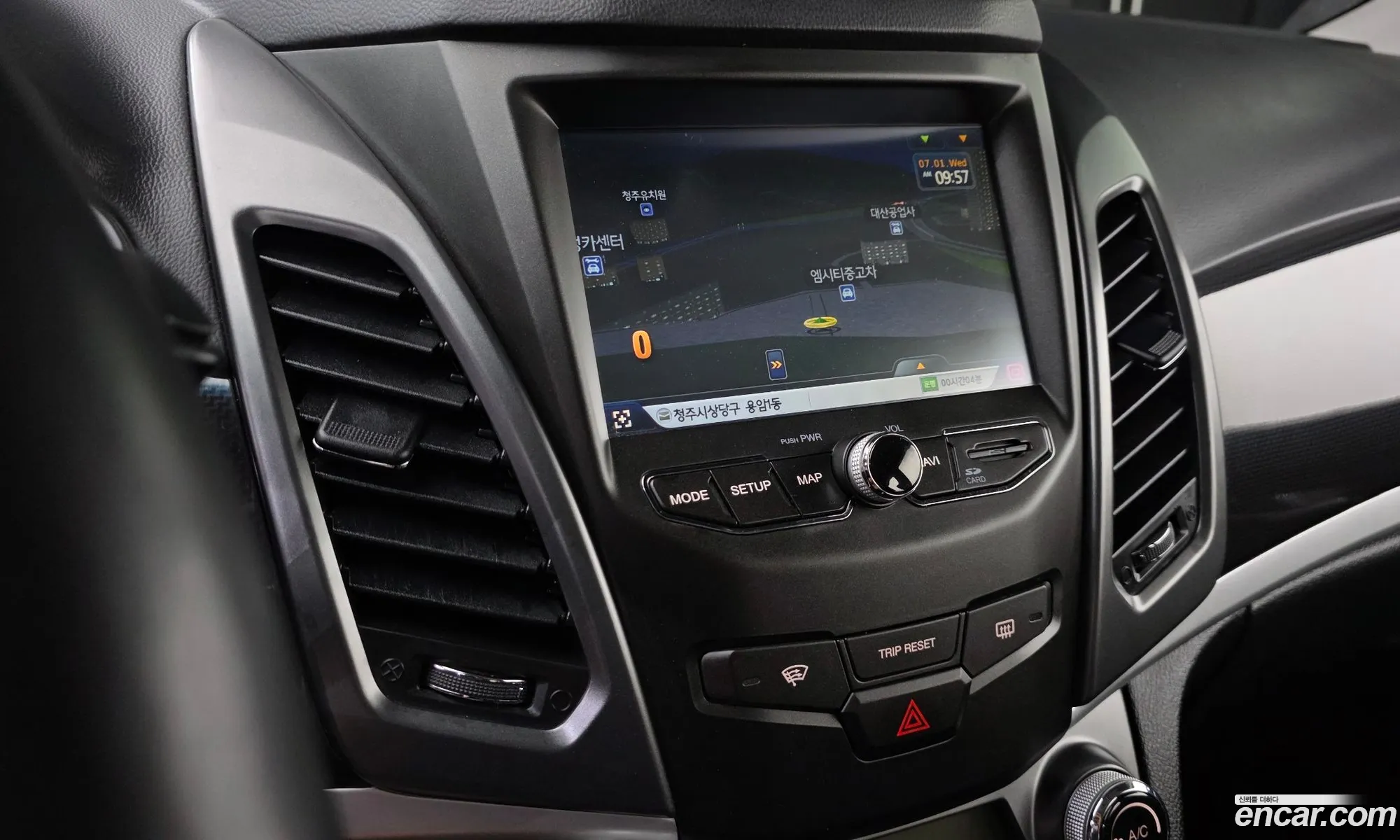 KG Mobility (SsangYong) Style Korando C 2018 — 11