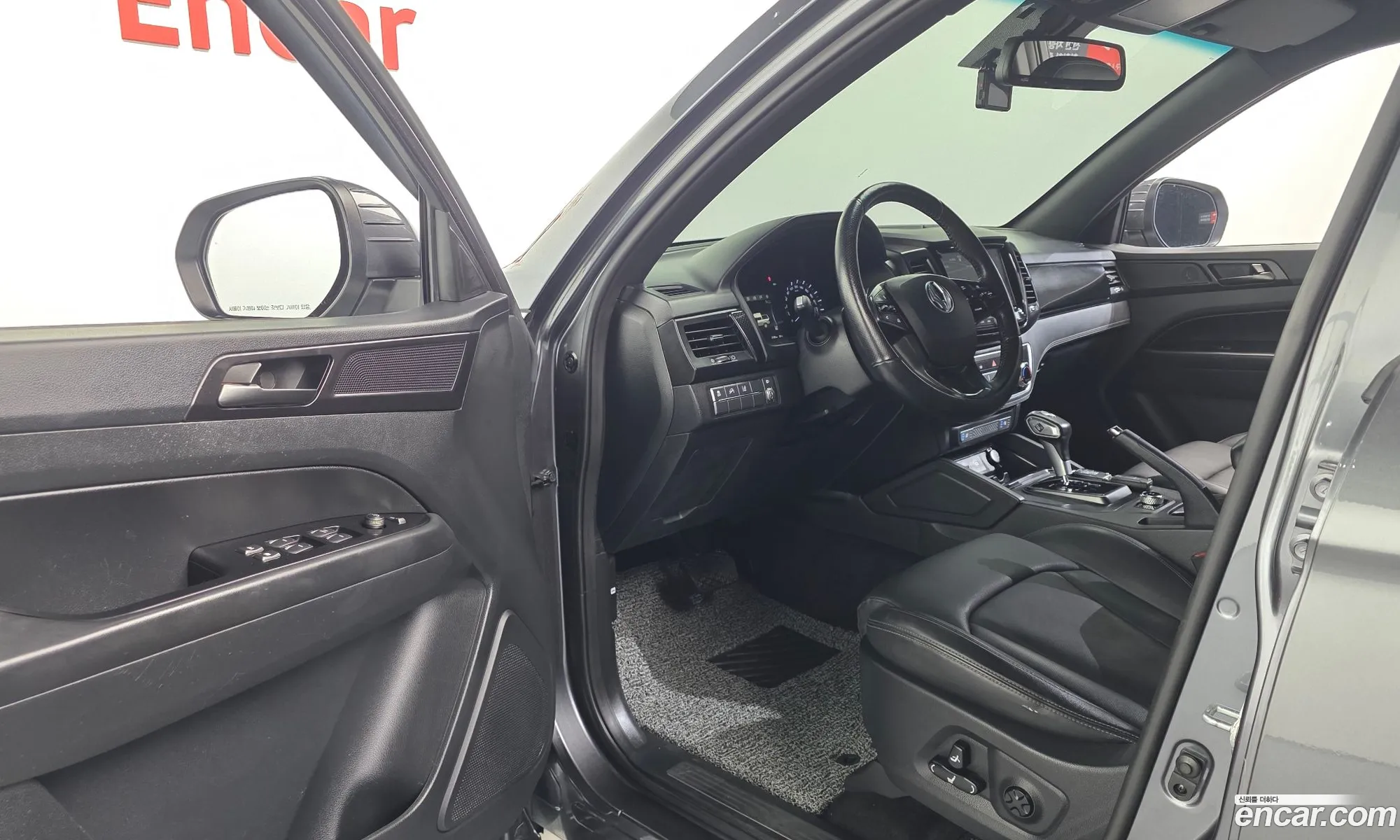 KG Mobility (SsangYong) Rexton Sports Khan 2019 — 32