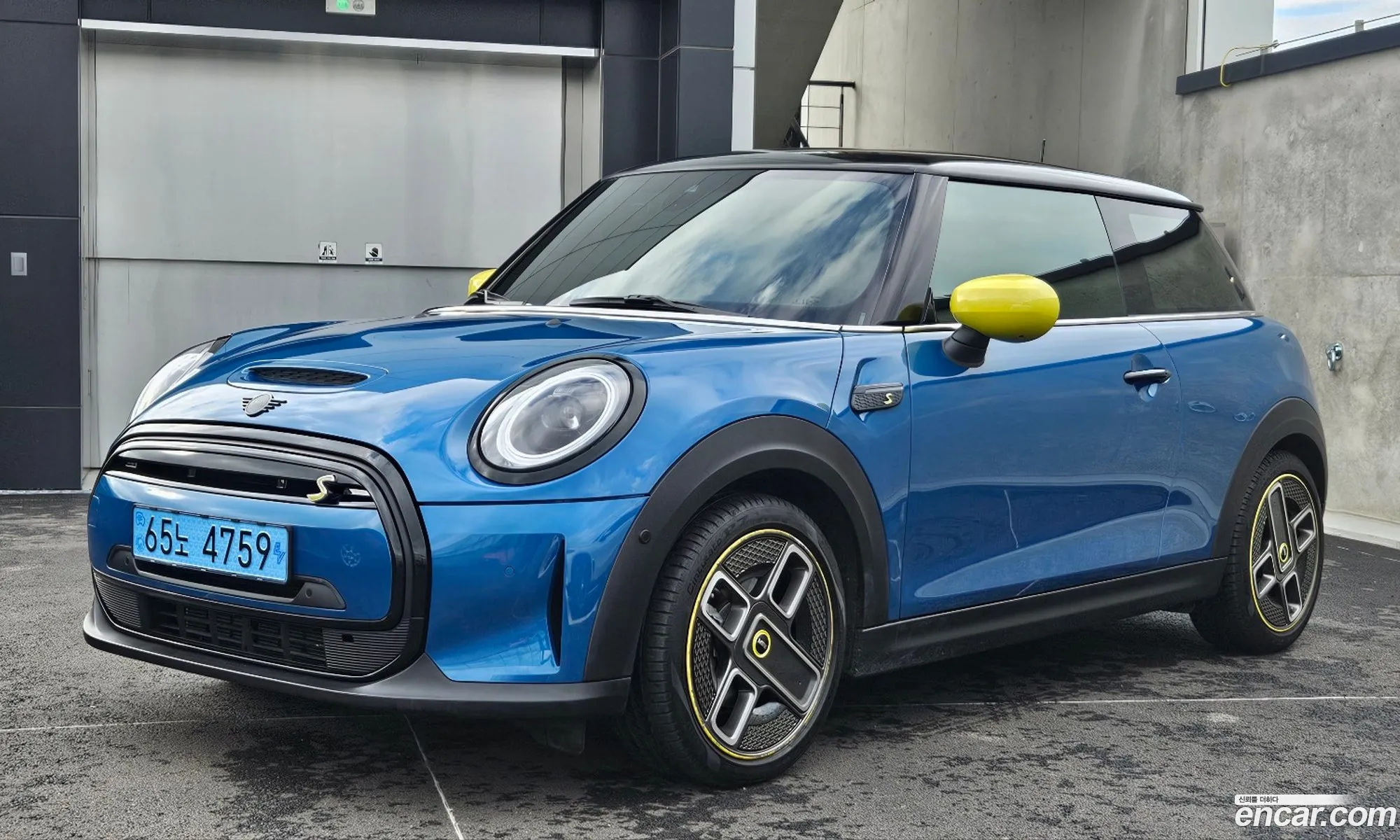 Mini Cooper Electric 2023 — 16