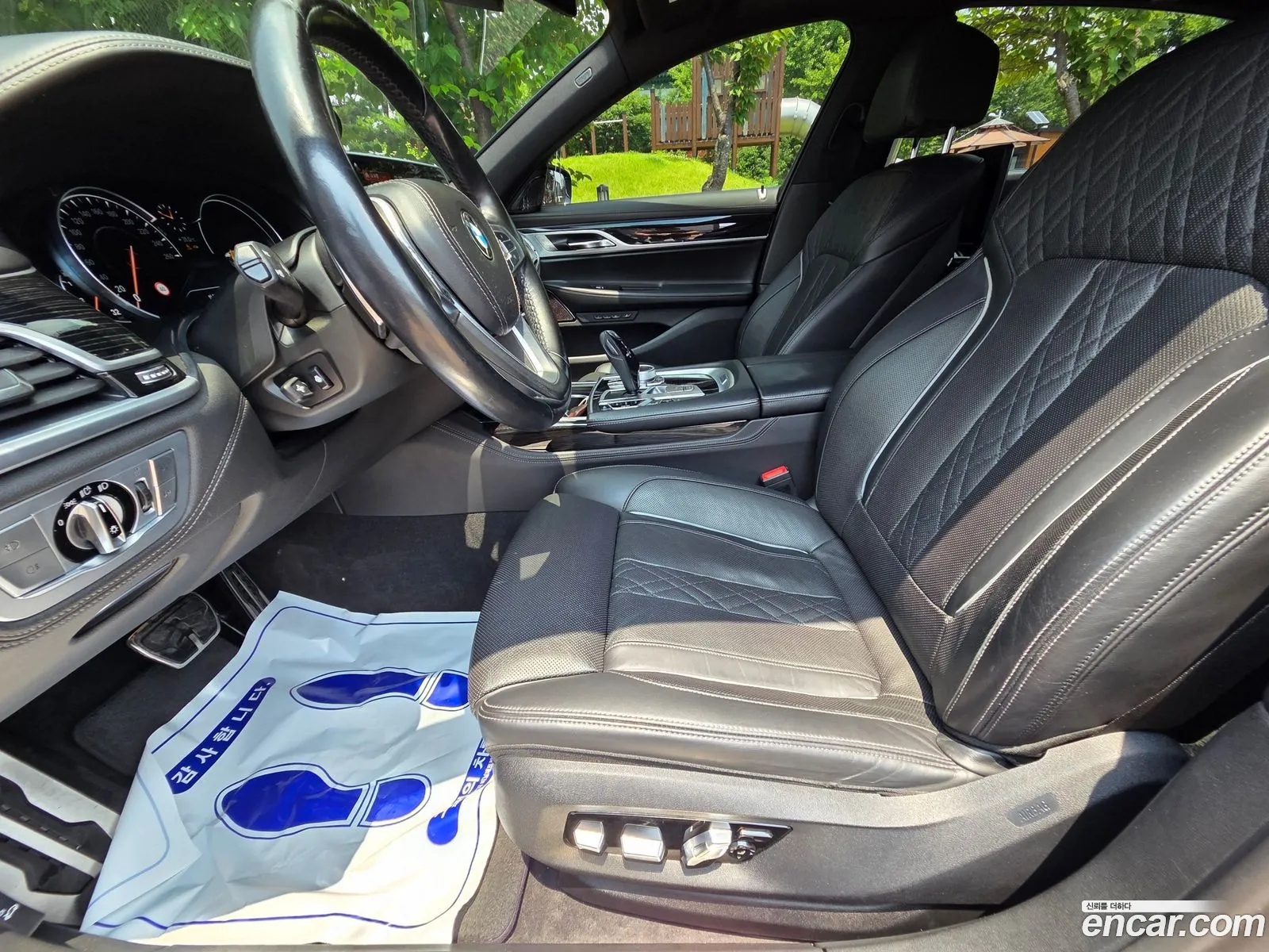 BMW 7 Series 2018 — 17