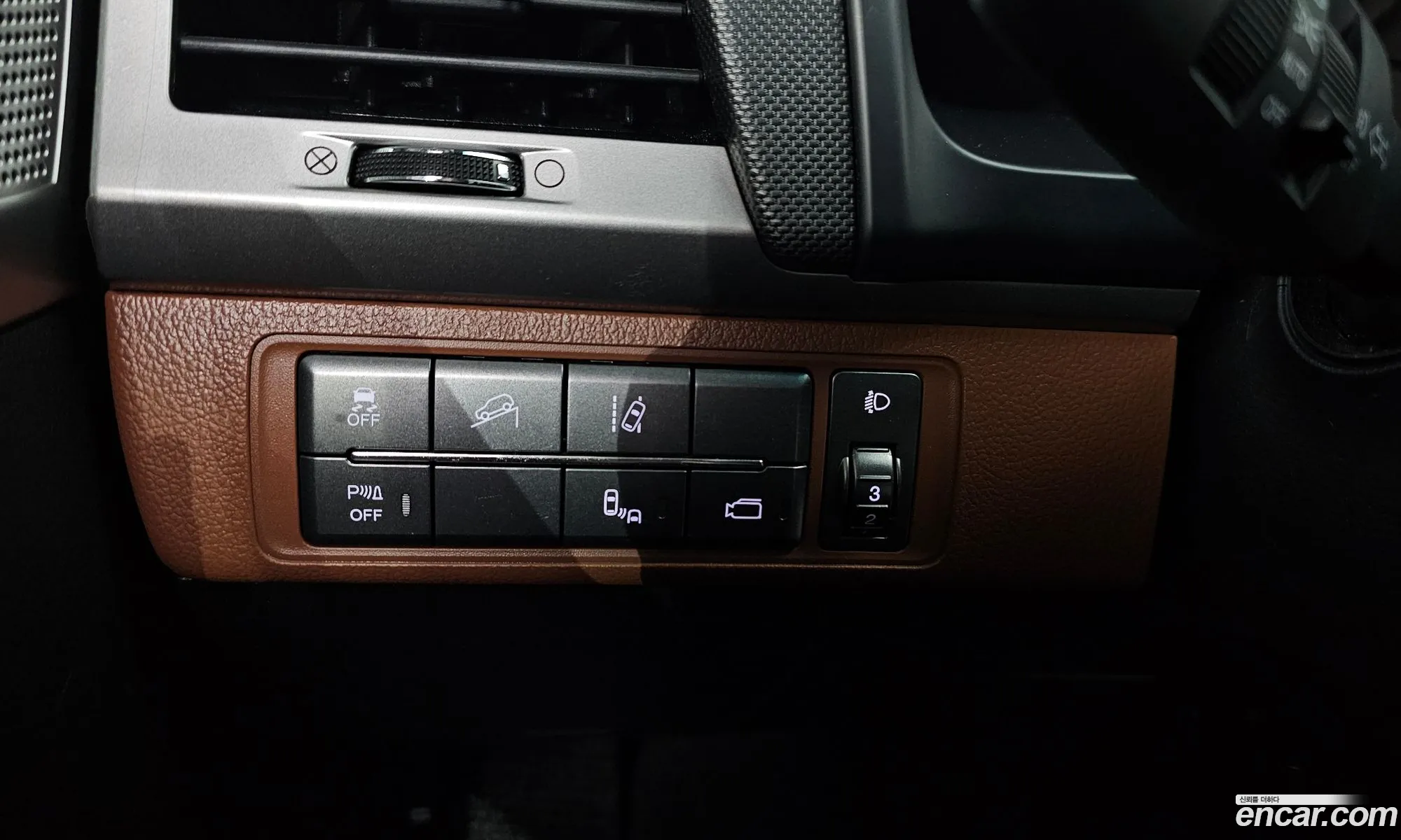 KG Mobility (SsangYong) Rexton Sports Khan 2019 — 18