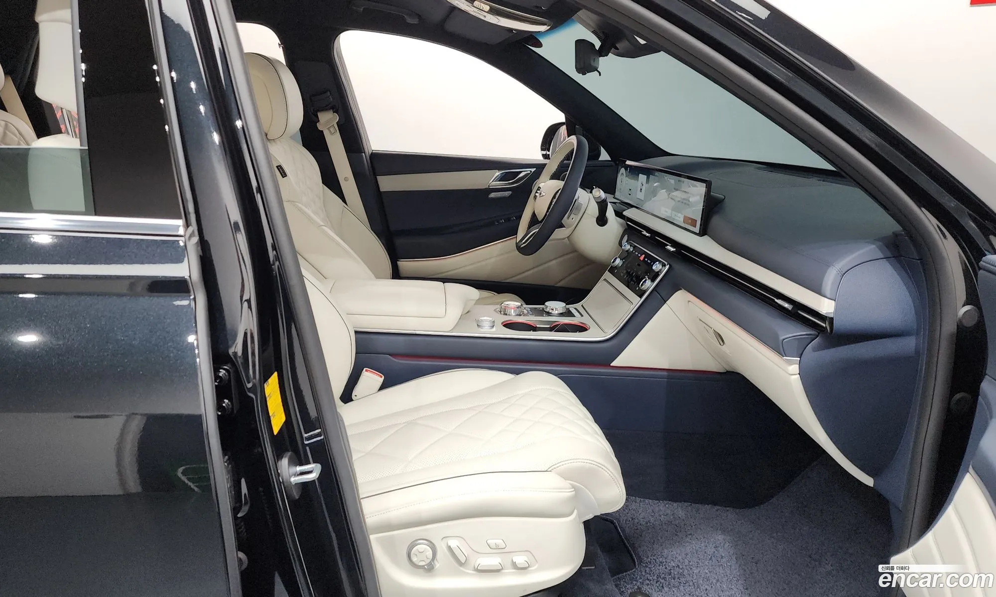 Genesis GV80 2025 — 18