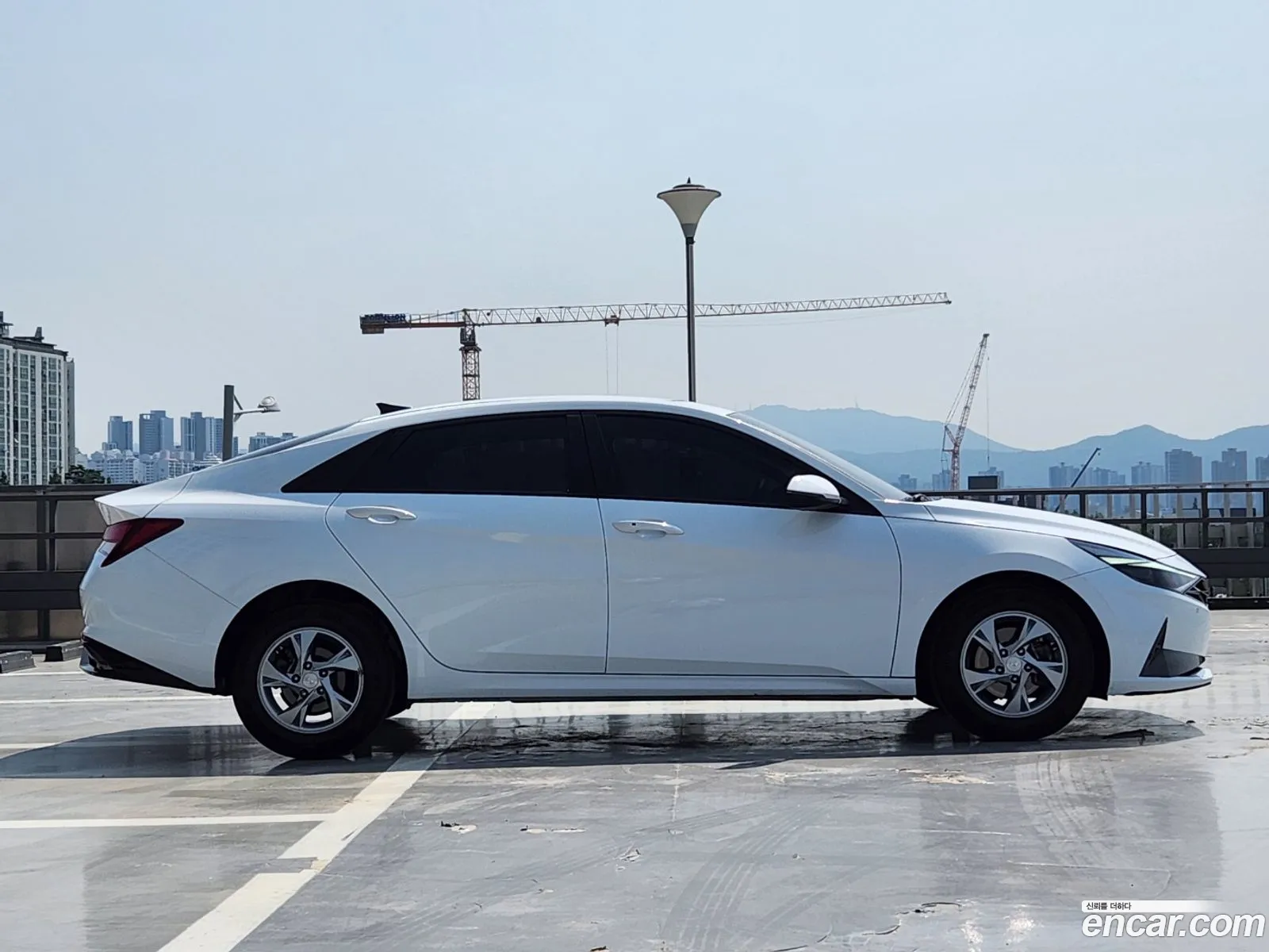 Hyundai Elantra 2020 — 17