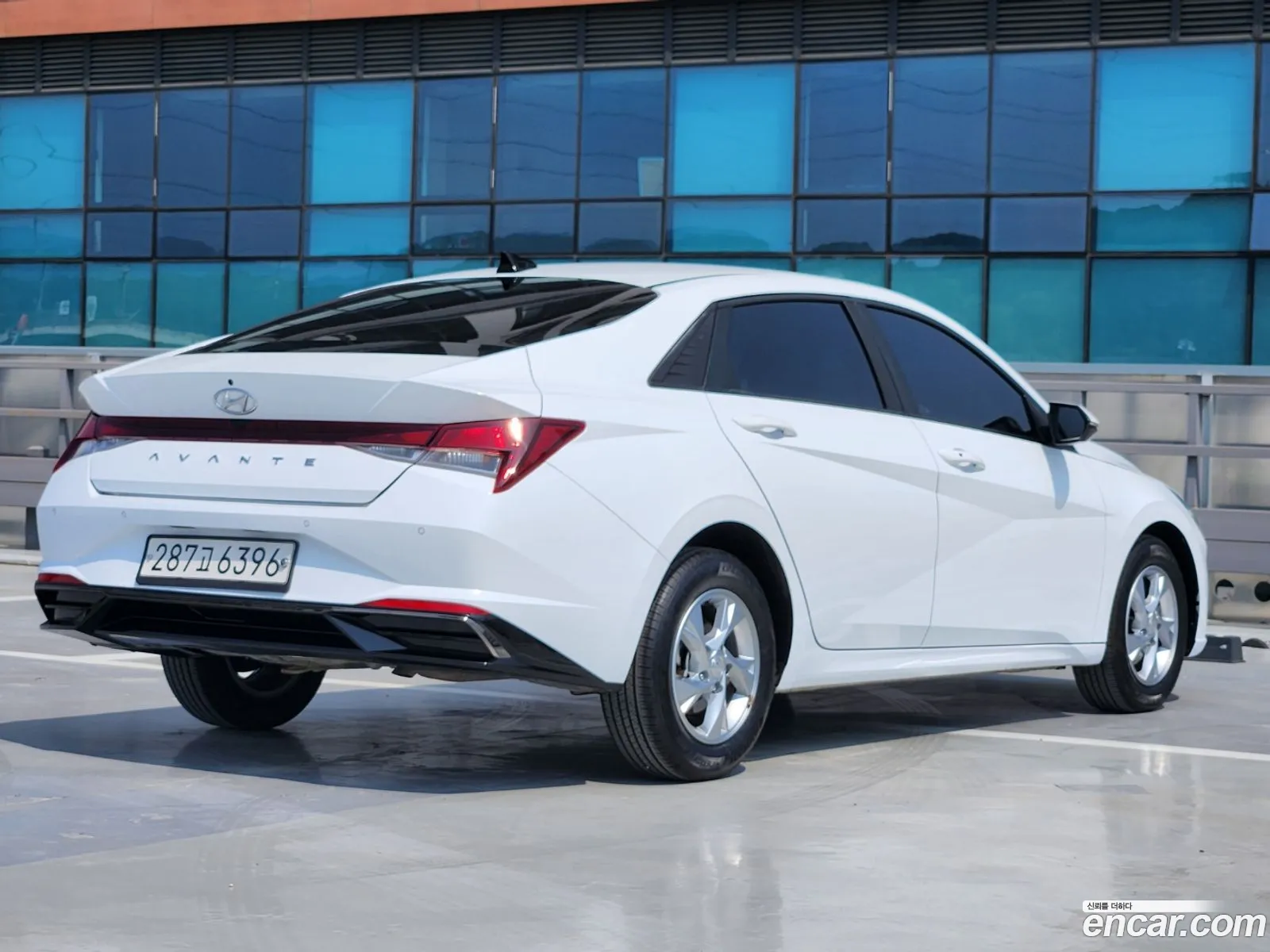 Hyundai Elantra 2020 — 19