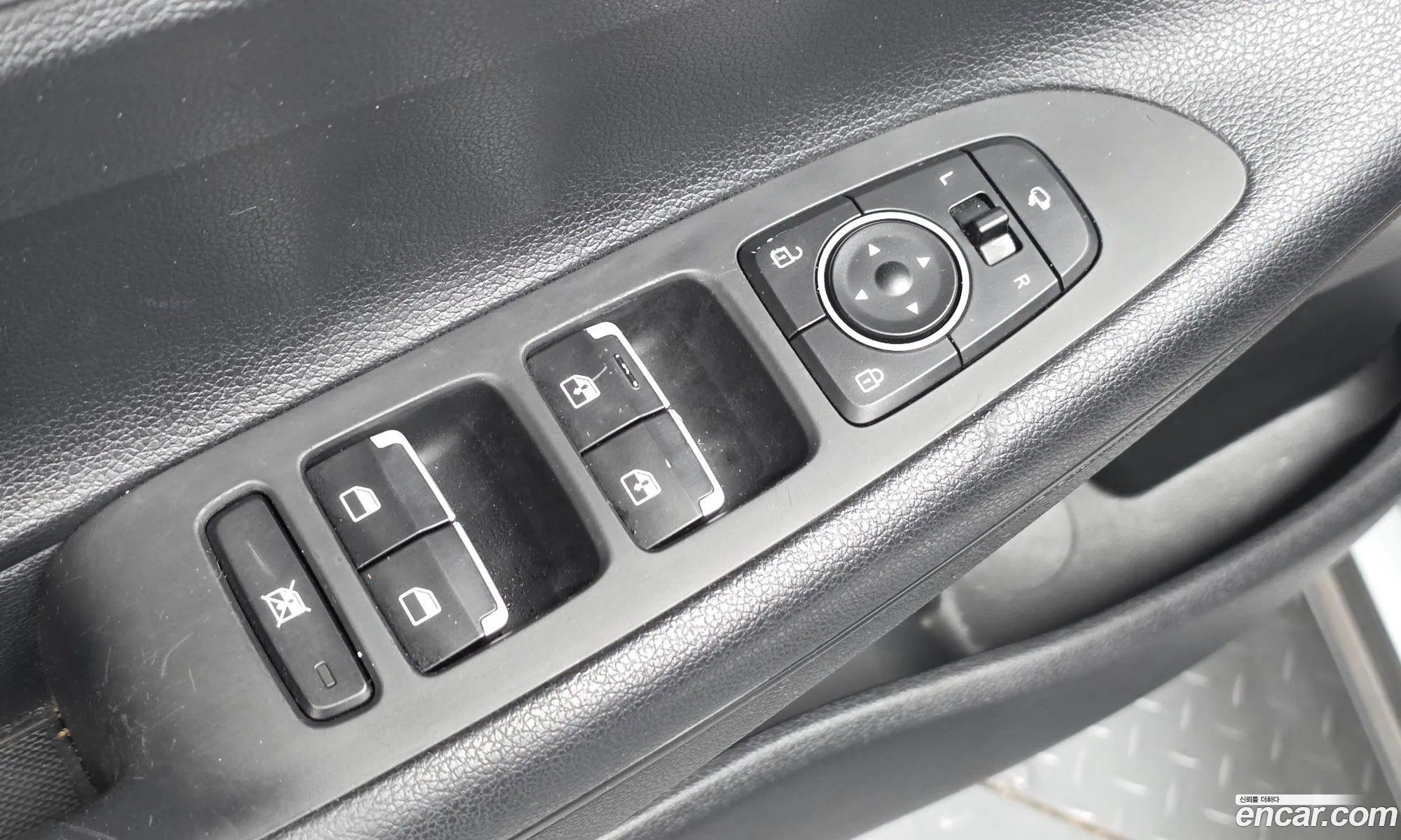 Hyundai Grandeur IG 2017 KMHF141CBJA099283 — 13