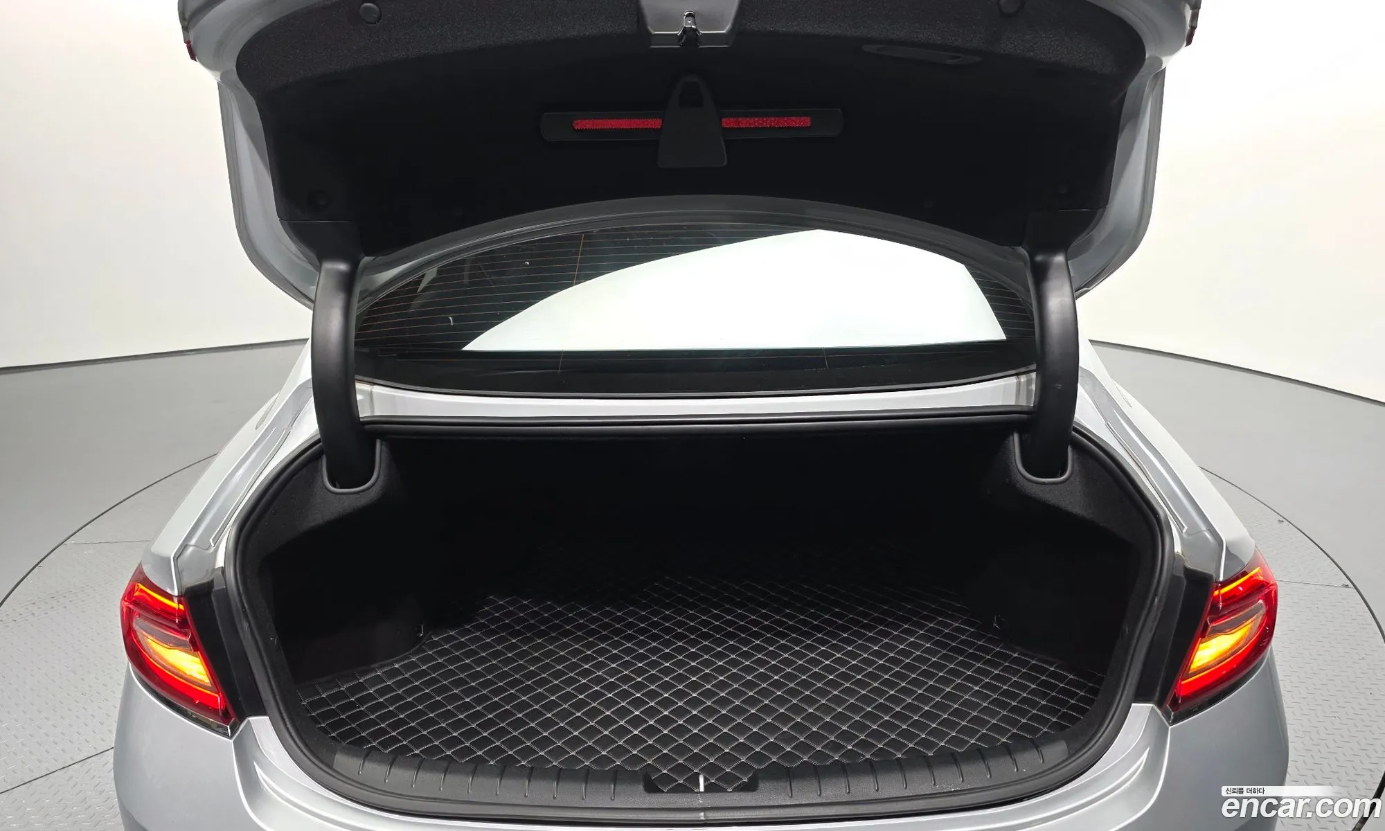 Hyundai Grandeur IG 2017 KMHF141CBJA099283 — 2