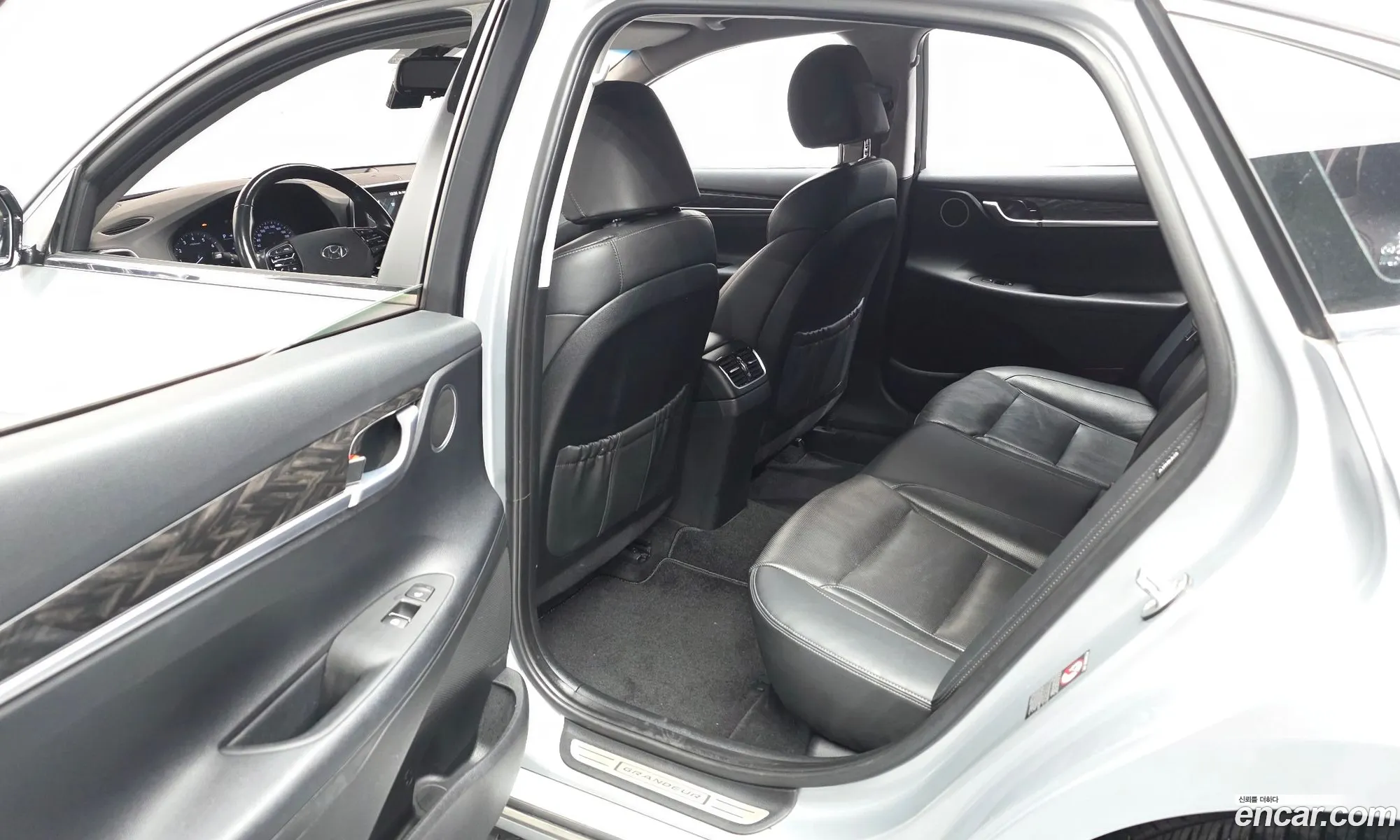 Hyundai Grandeur IG 2017 KMHF141CBJA099283 — 25
