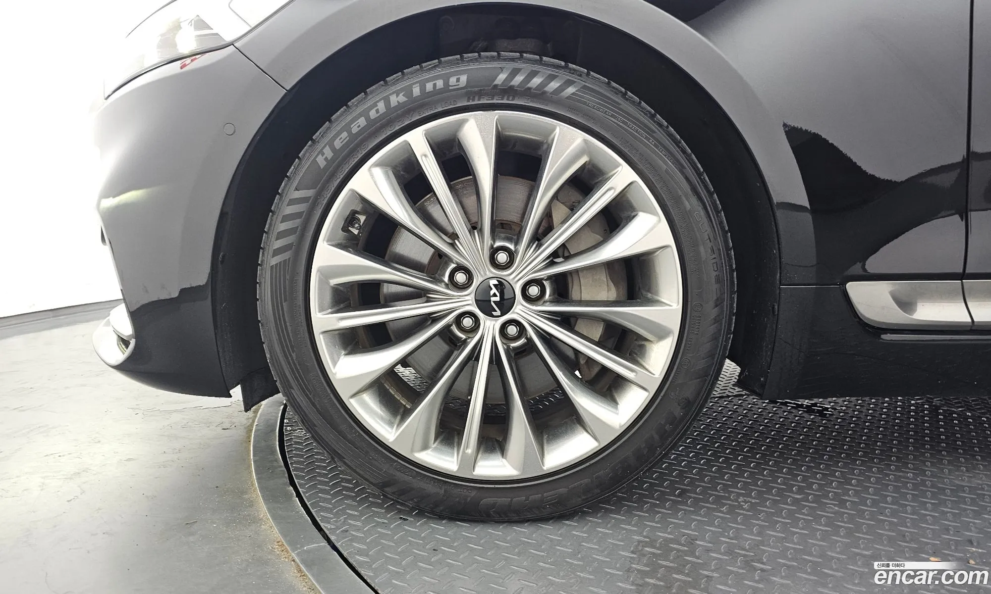 Kia K9 2021 — 15