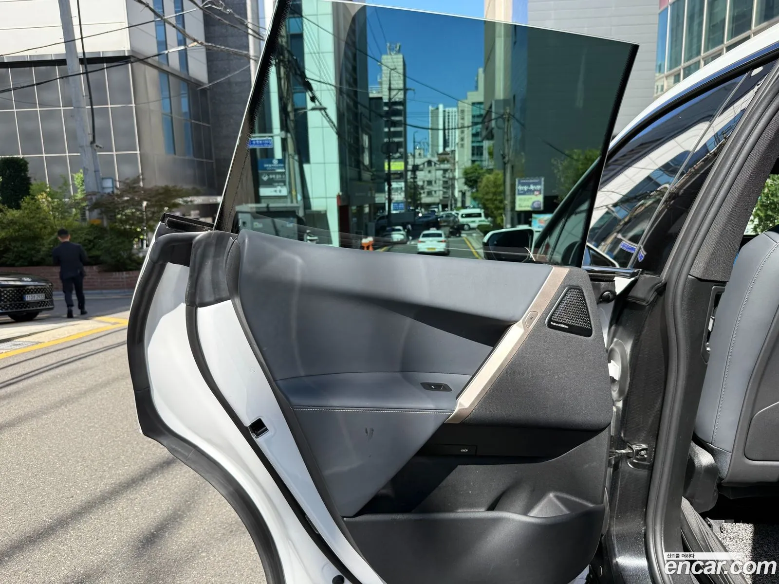 BMW iX 2023 — 6