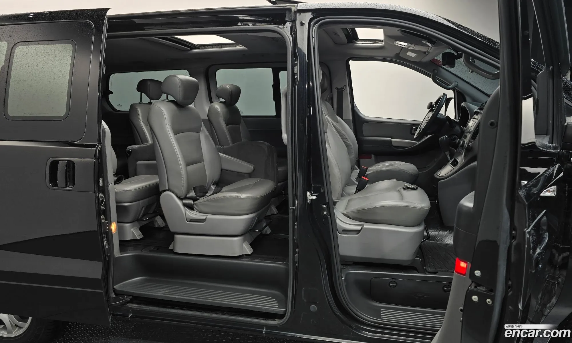 Hyundai Grand Starex 2012 — 23