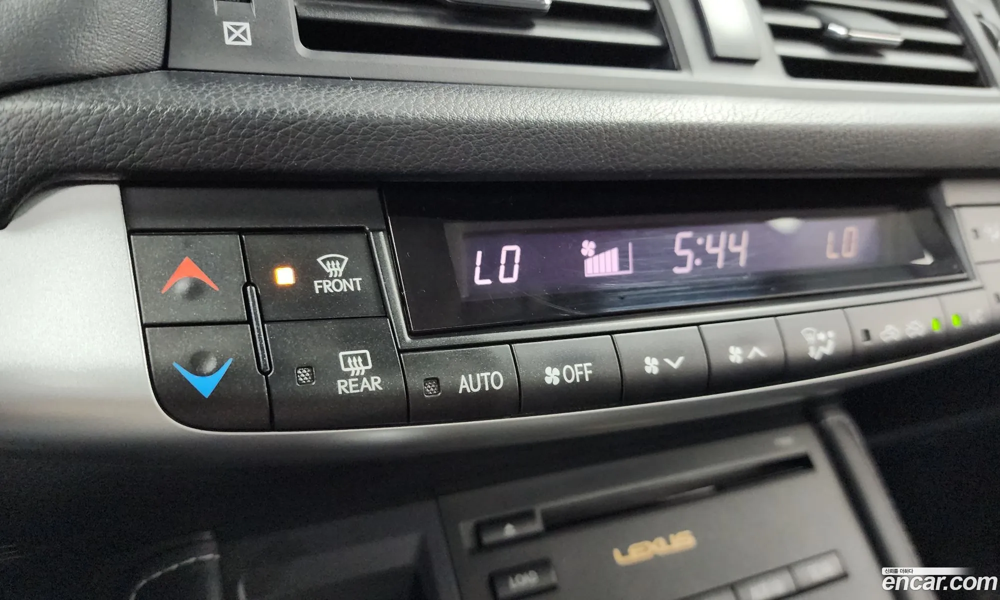 Lexus CT200h 2011 JTHKD5BH9C2056345 — 19