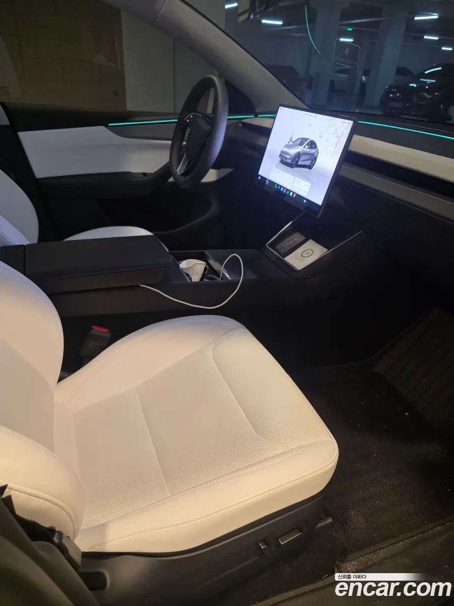 Tesla Model Y 2025 — 5