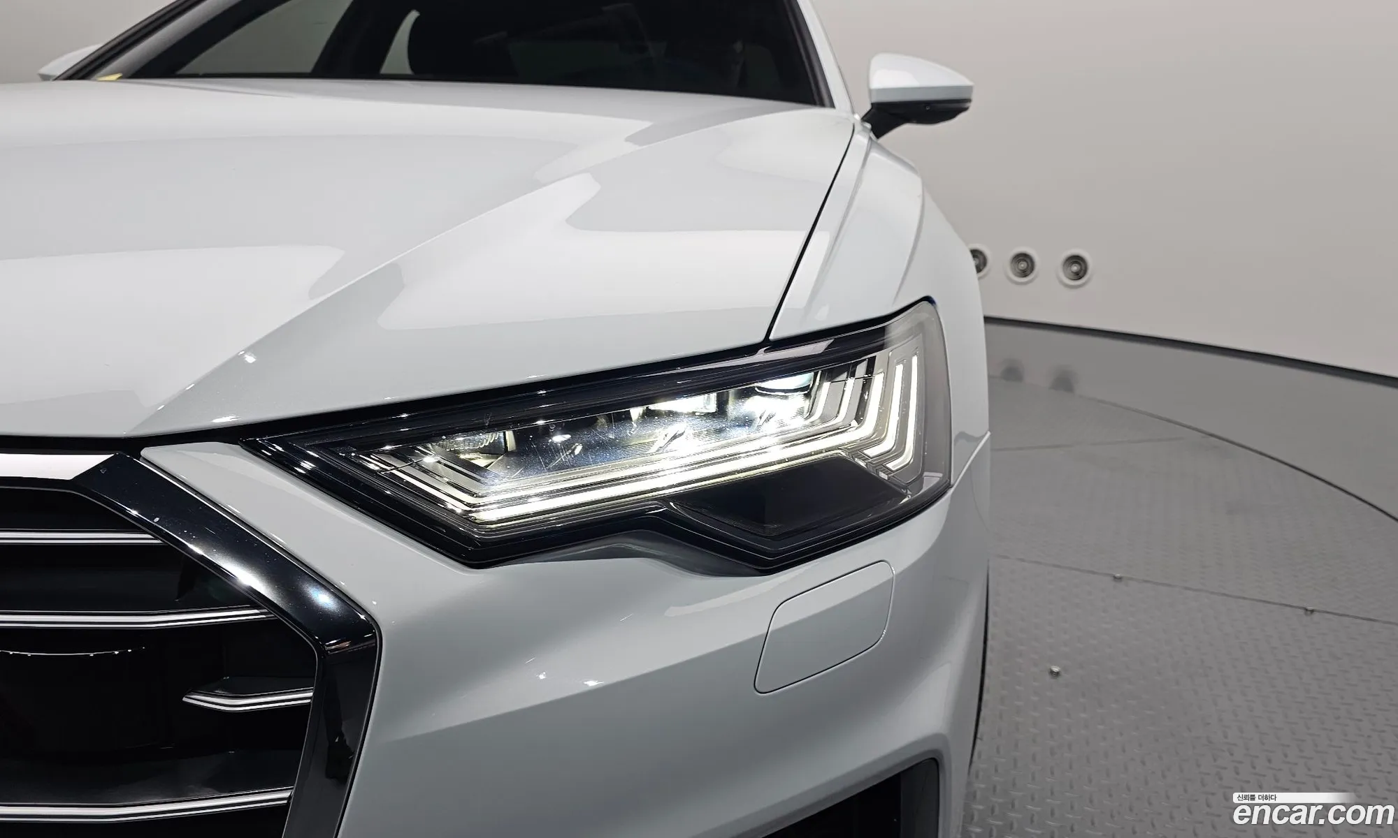 Audi A6 2023 WAUZZZF21PN038776 — 10