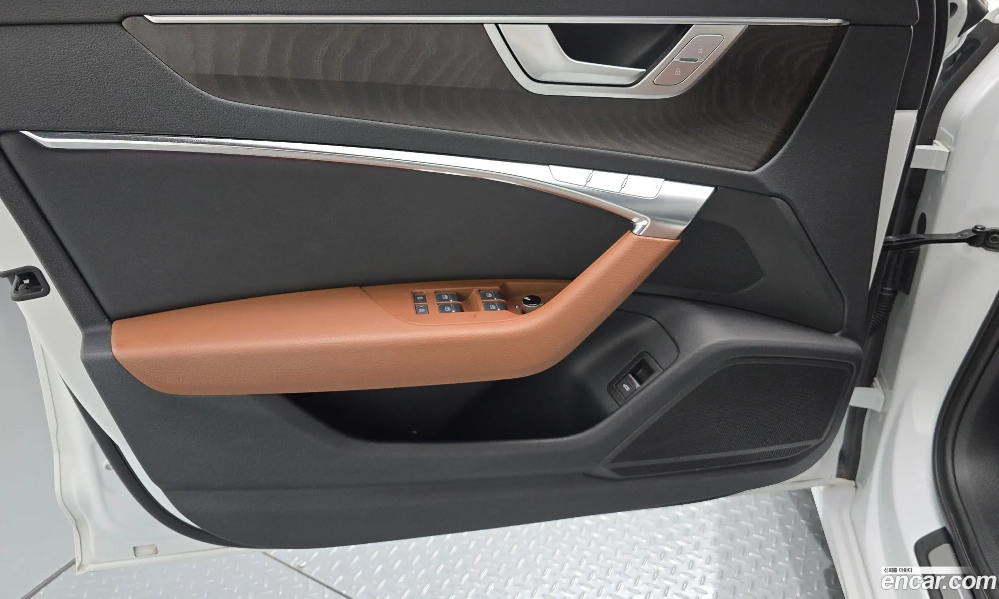 Audi A6 2023 WAUZZZF21PN038776 — 4