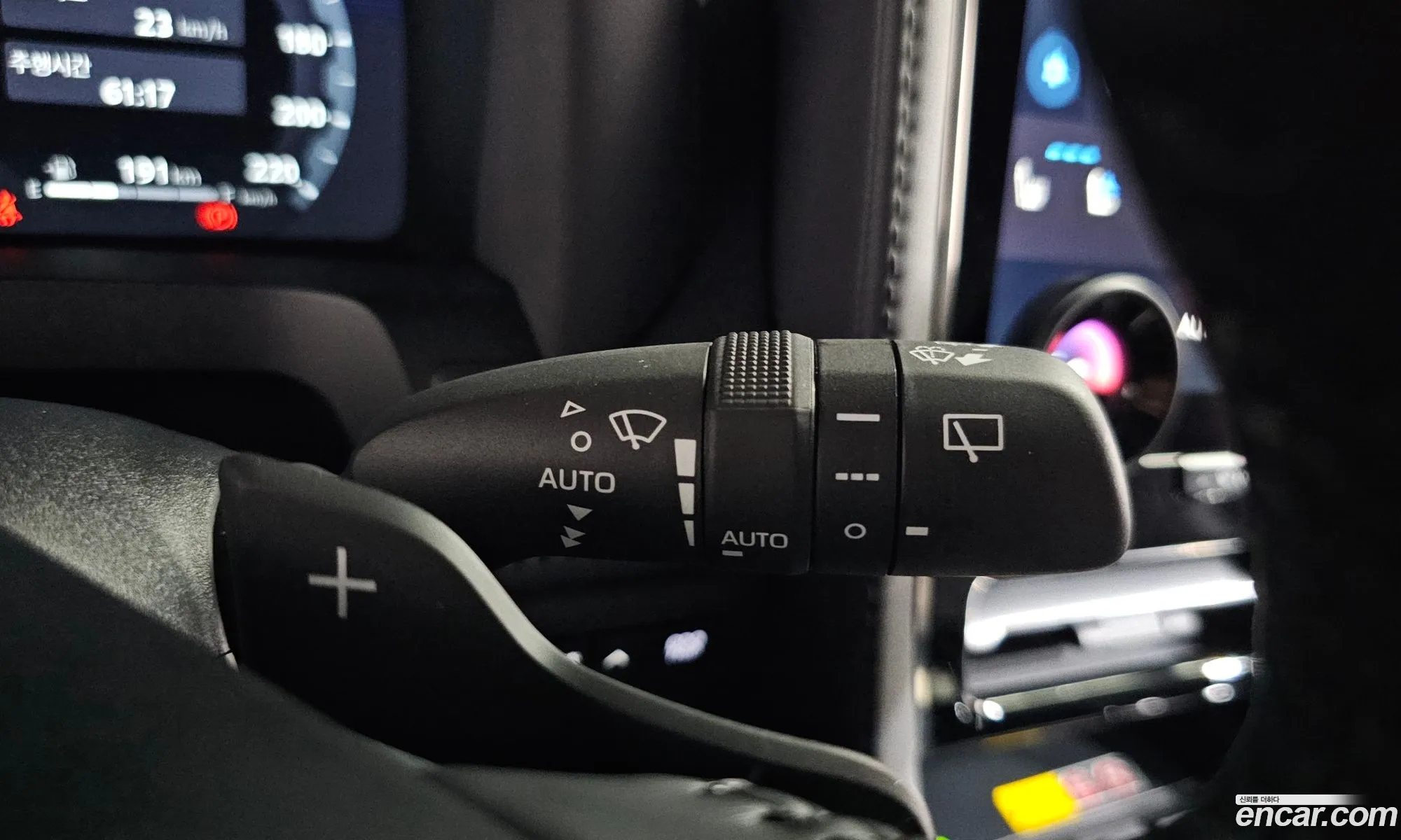 Toyota Alphard 2024 — 45