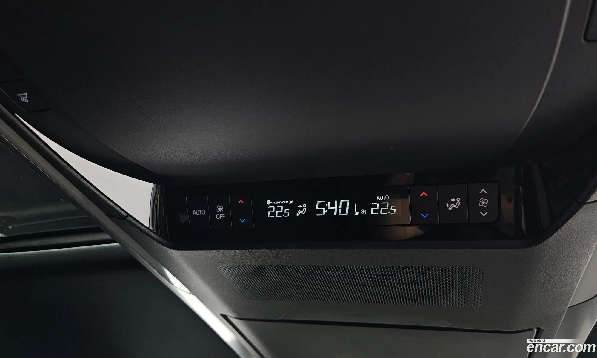 Toyota Alphard 2024 — 17