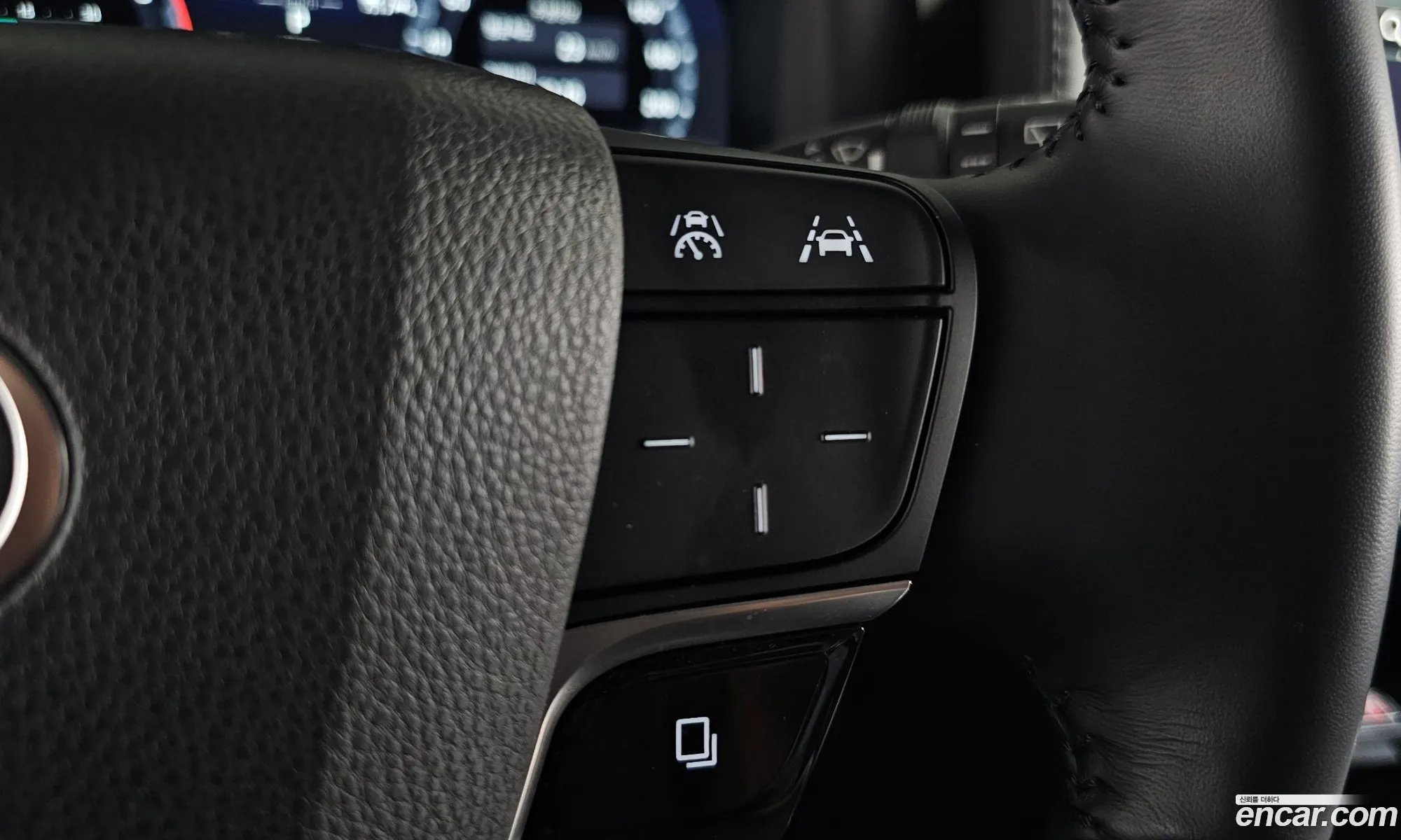 Toyota Alphard 2024 — 12