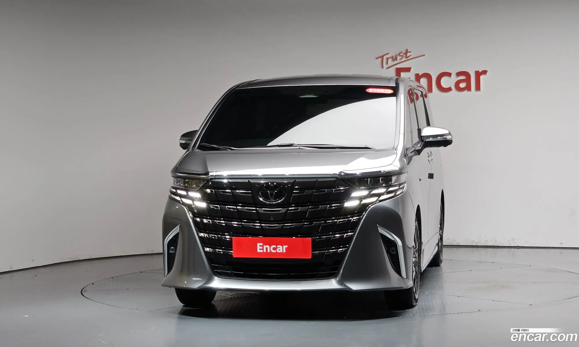 Toyota Alphard 2024 — 29