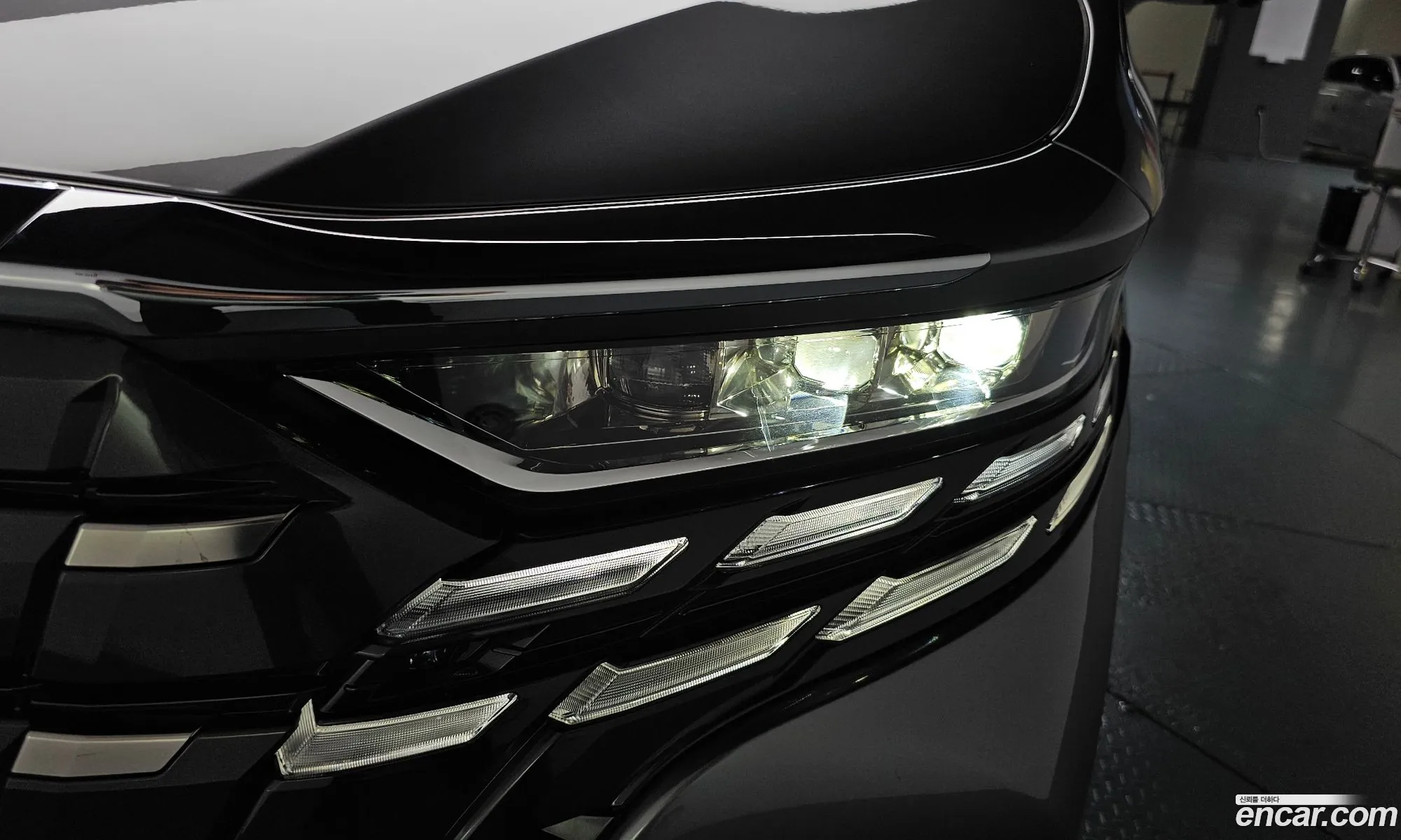 Toyota Alphard 2024 — 31