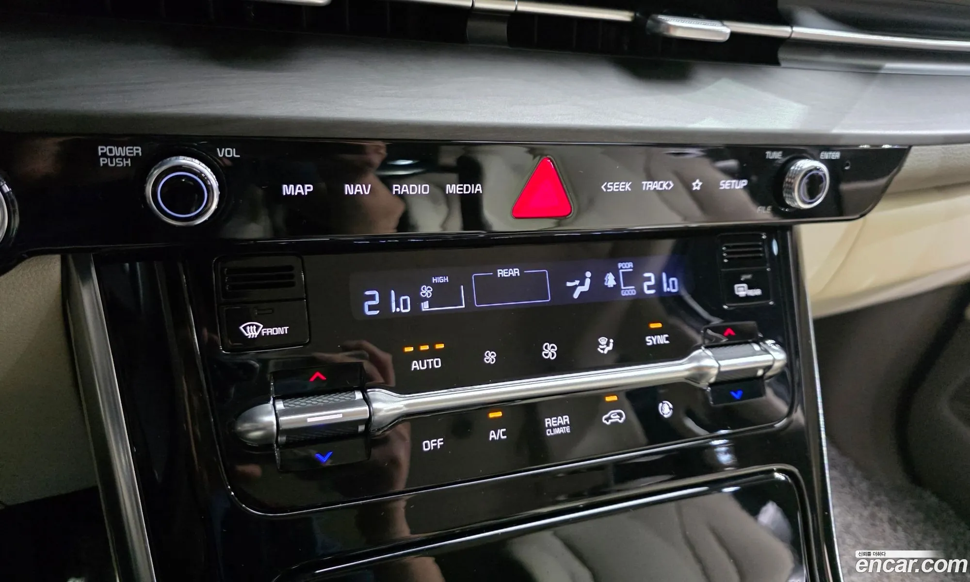 Kia Carnival 2021 — 31