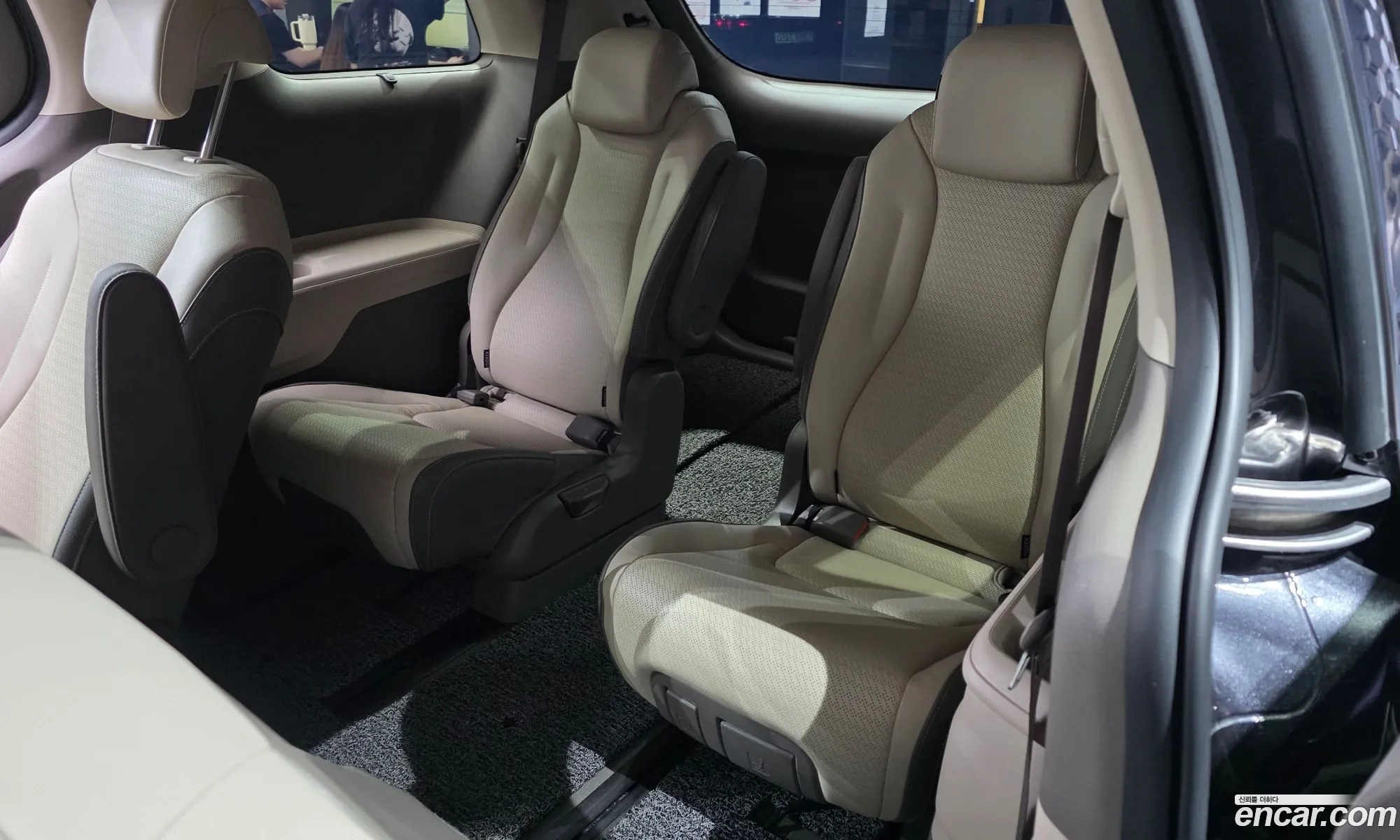 Kia Carnival 2021 — 8