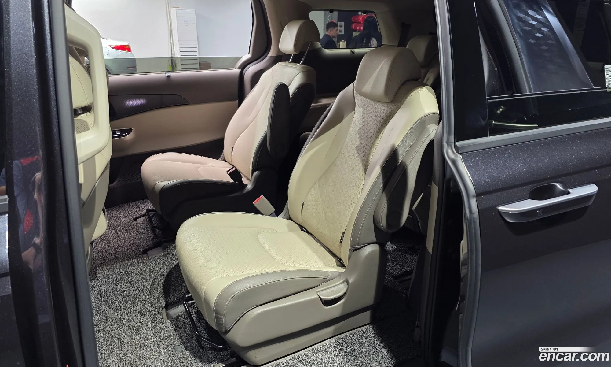 Kia Carnival 2021 — 21