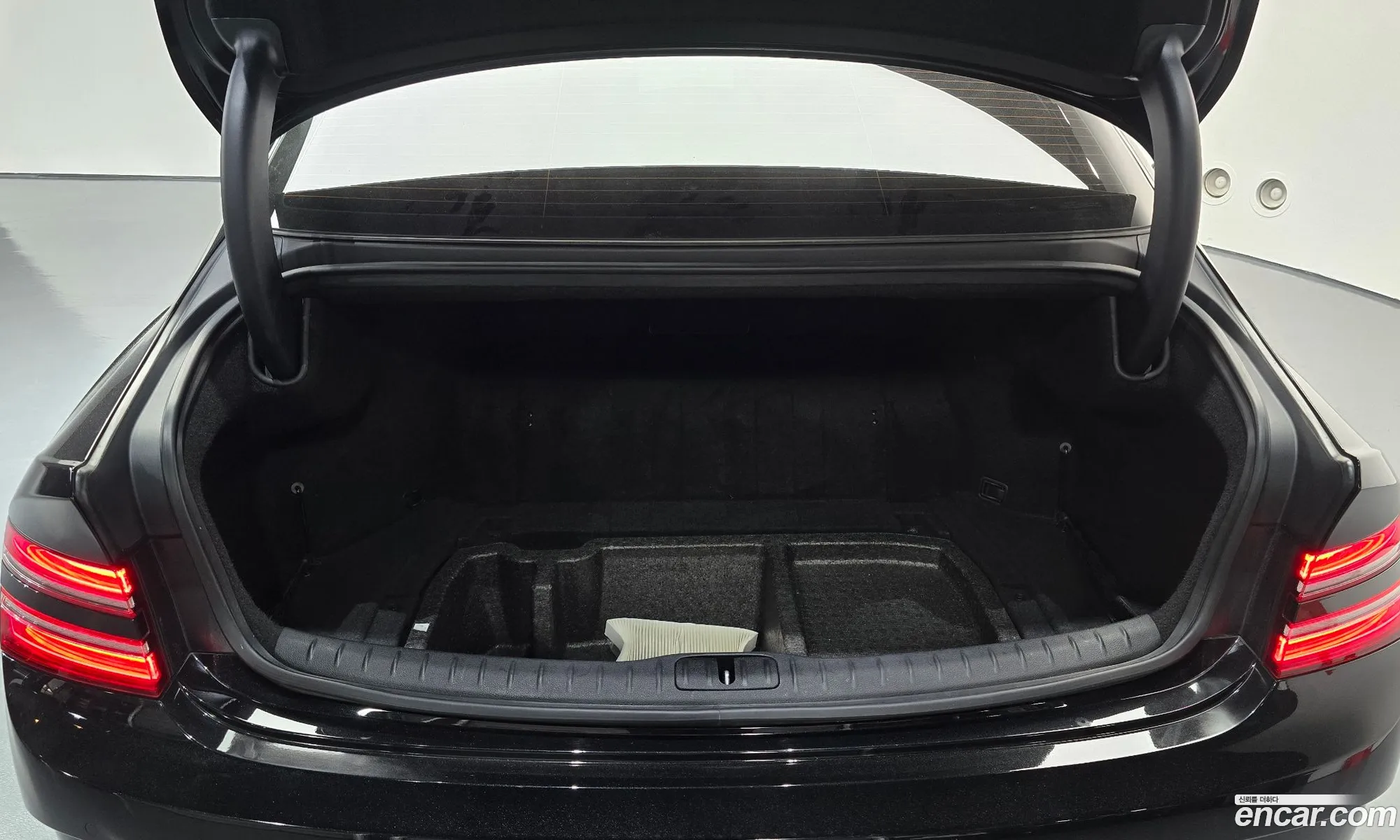 Genesis Electrified G80 2023 — 7