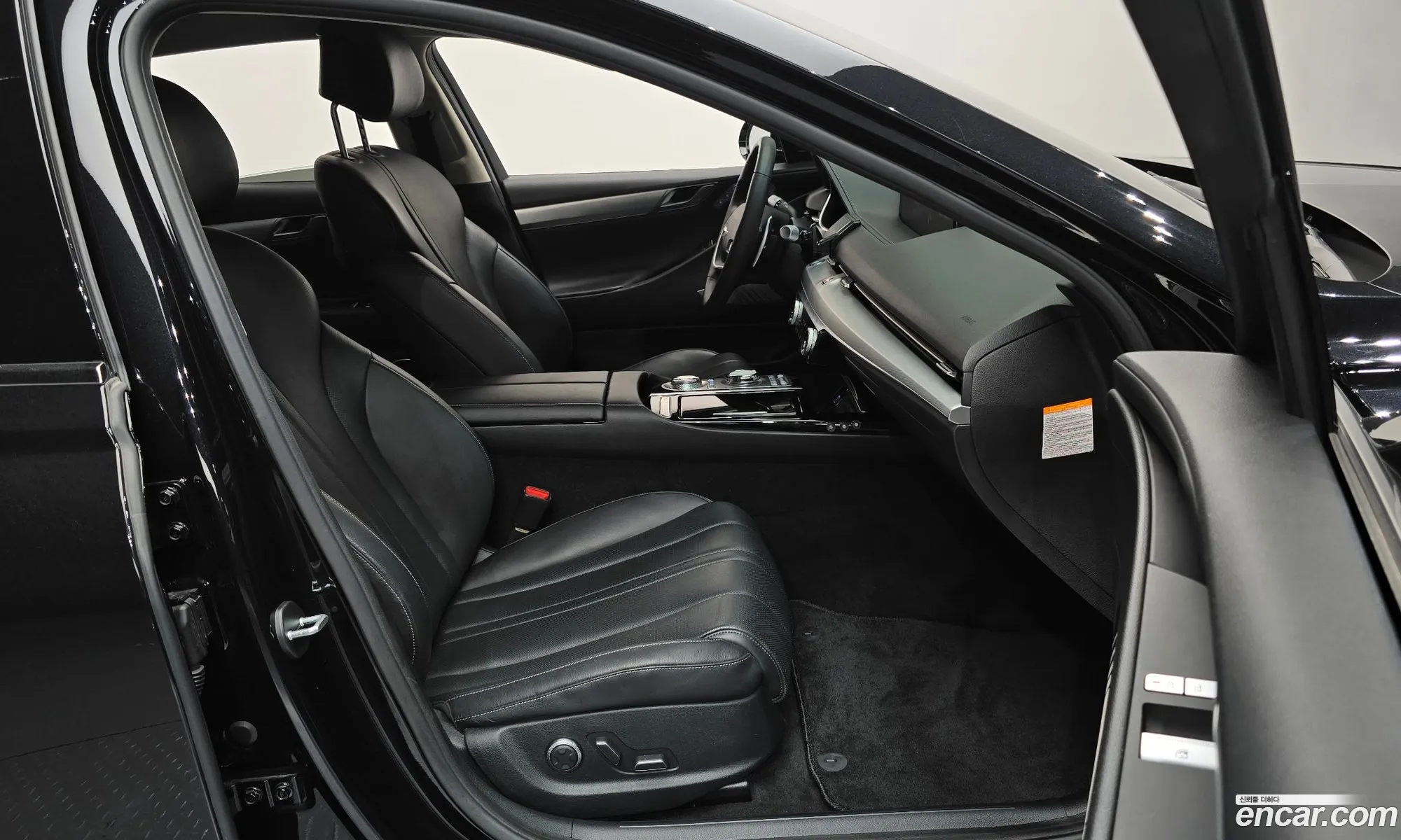 Genesis Electrified G80 2023 — 31
