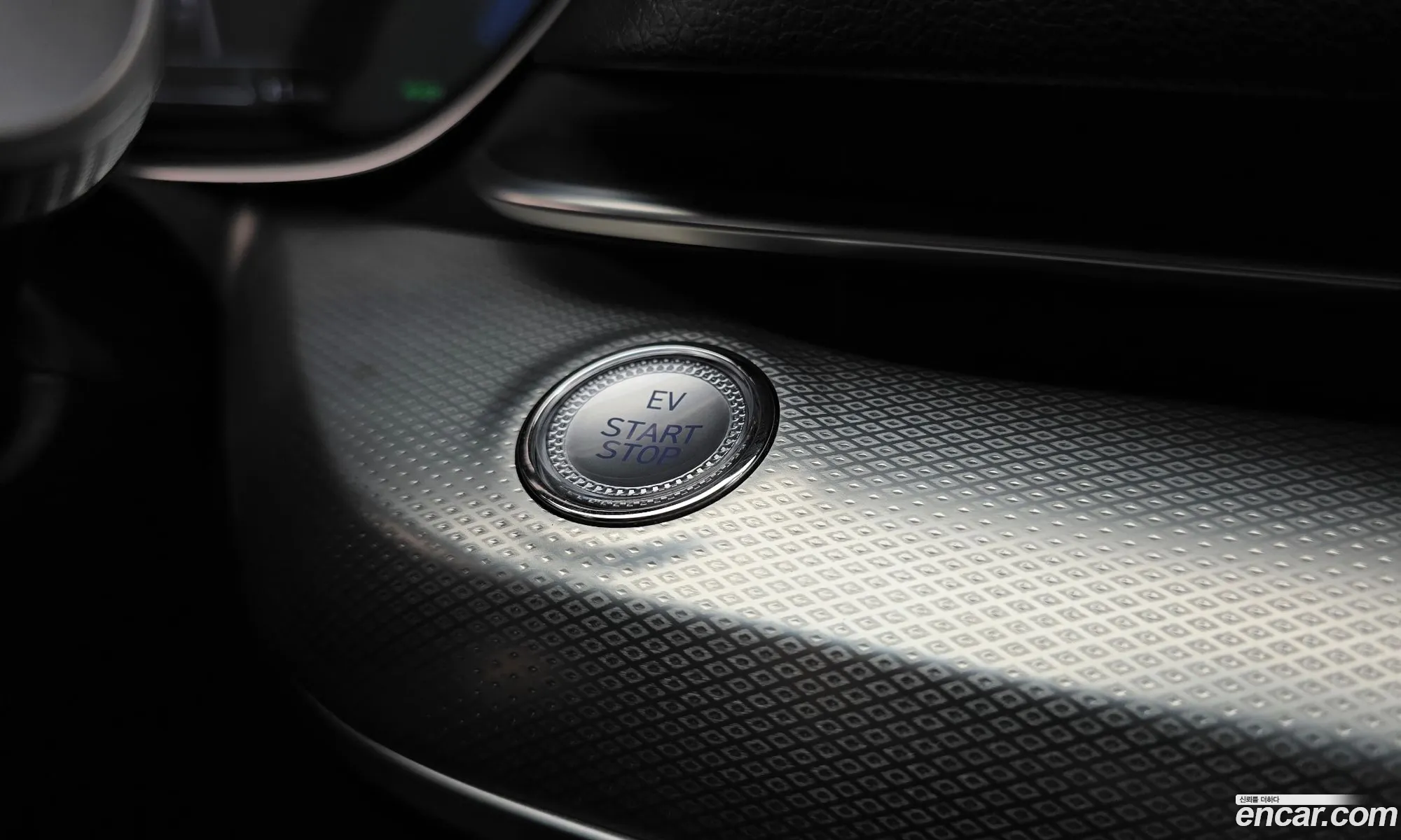 Genesis Electrified G80 2023 — 13
