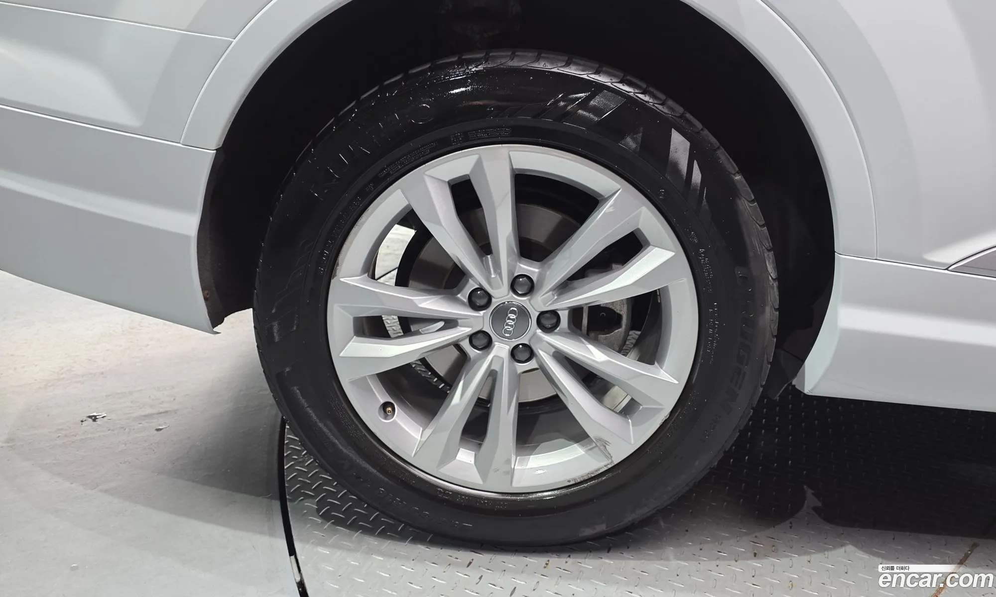 Audi Q7 2019 WAUZZZ4M9KD041833 — 7