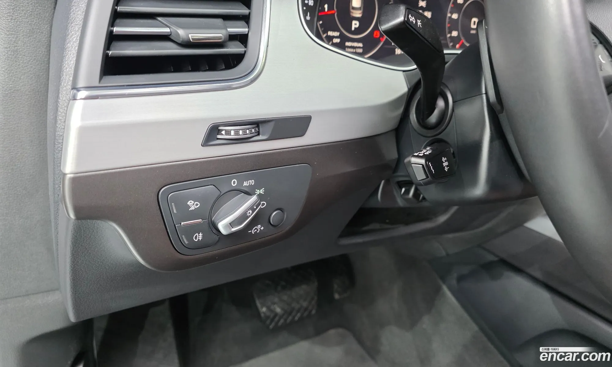 Audi Q7 2019 WAUZZZ4M9KD041833 — 10